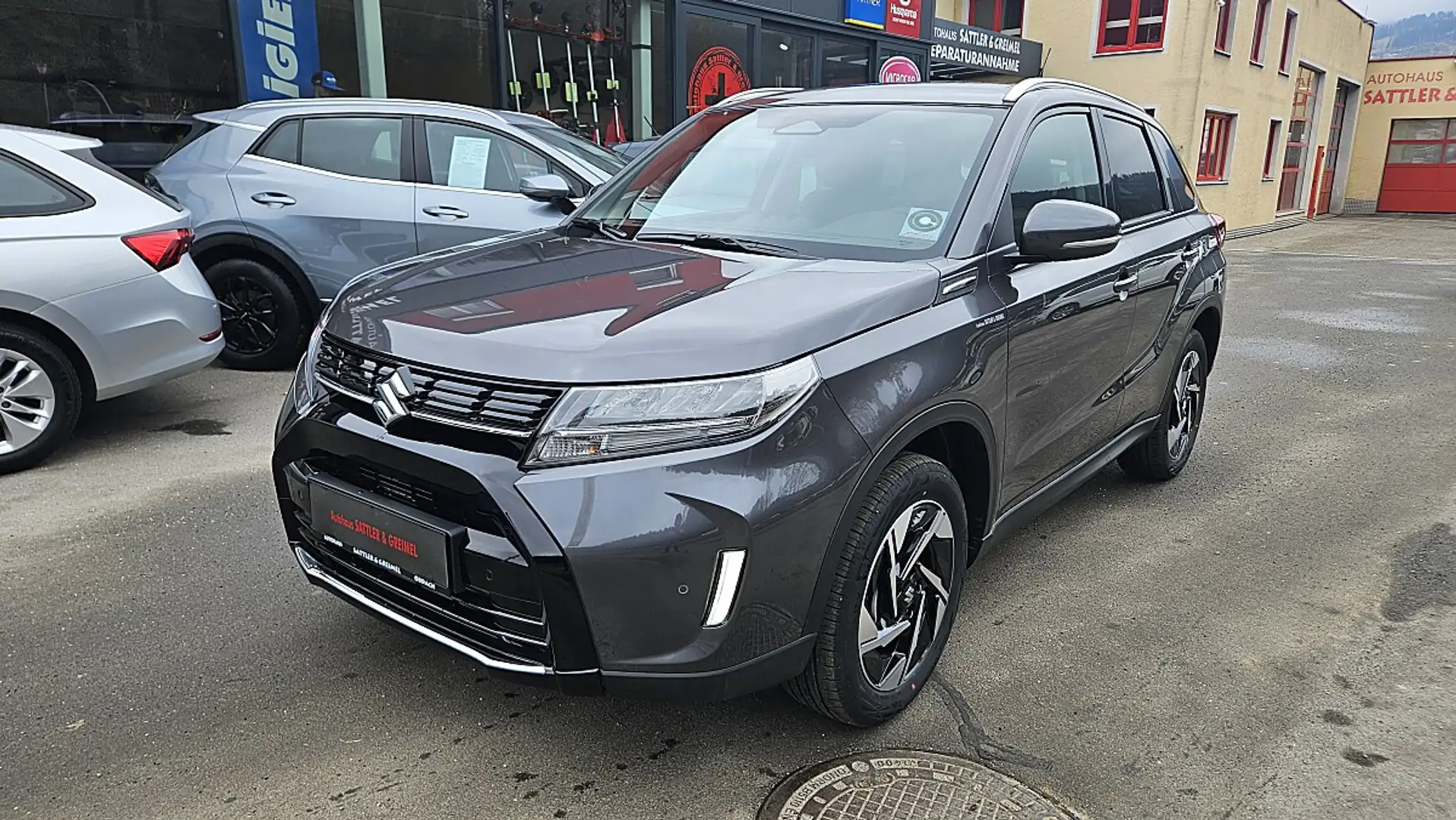 Suzuki Vitara 1,4 Hybrid ALLGRIP flash Aut. Grau - 2