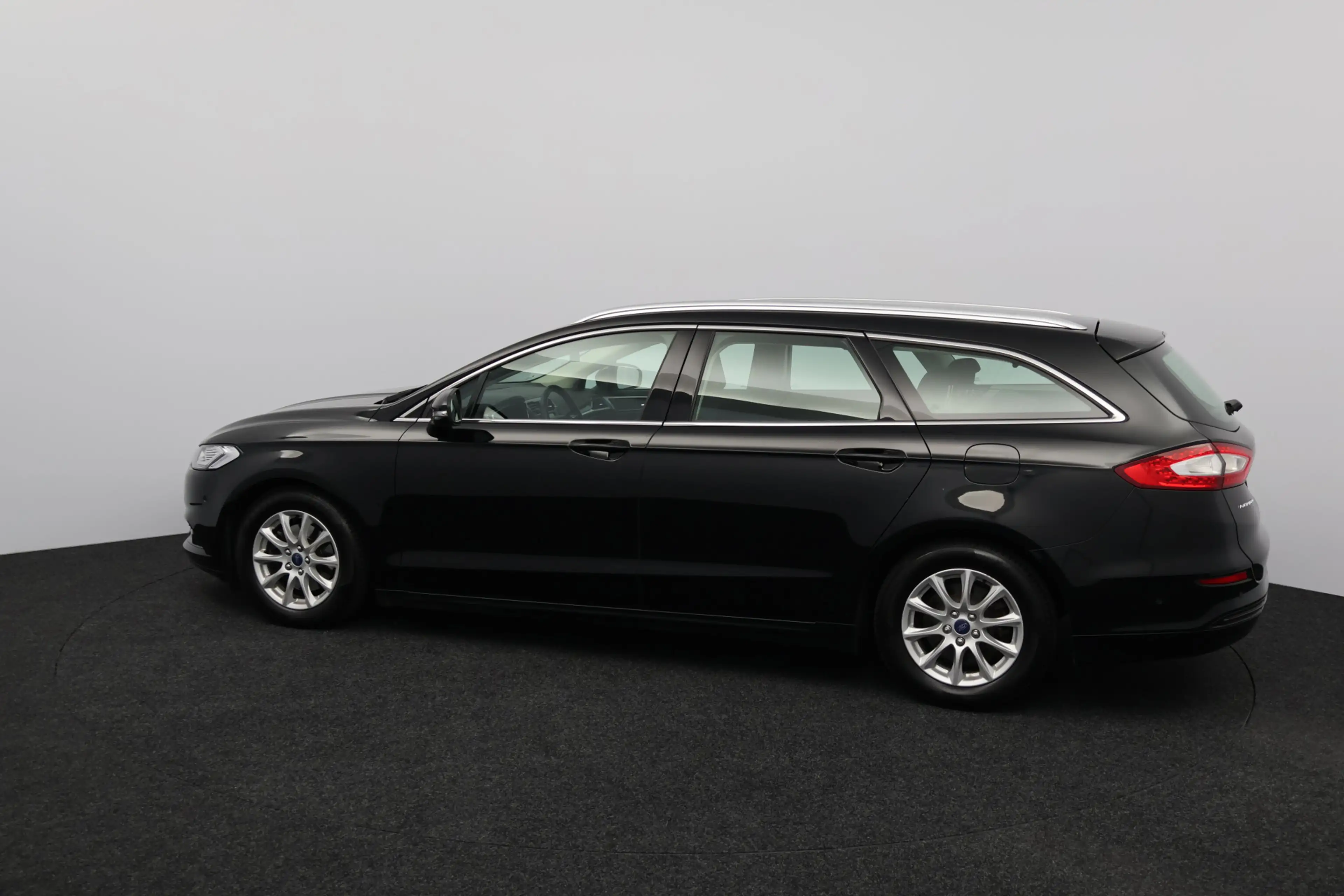 Ford Mondeo Wagon 1.5 TDCi Titanium/ LED Koplampen/ Voorruitve — photo 3