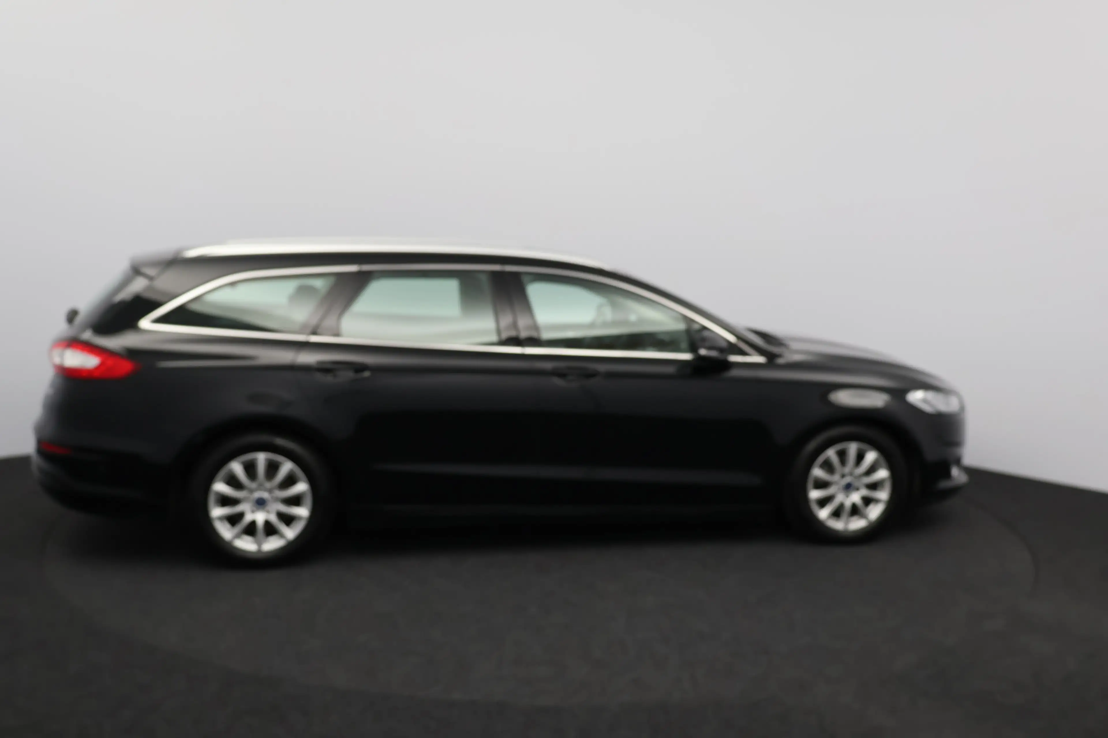 Ford Mondeo Wagon 1.5 TDCi Titanium/ LED Koplampen/ Voorruitve — photo 11