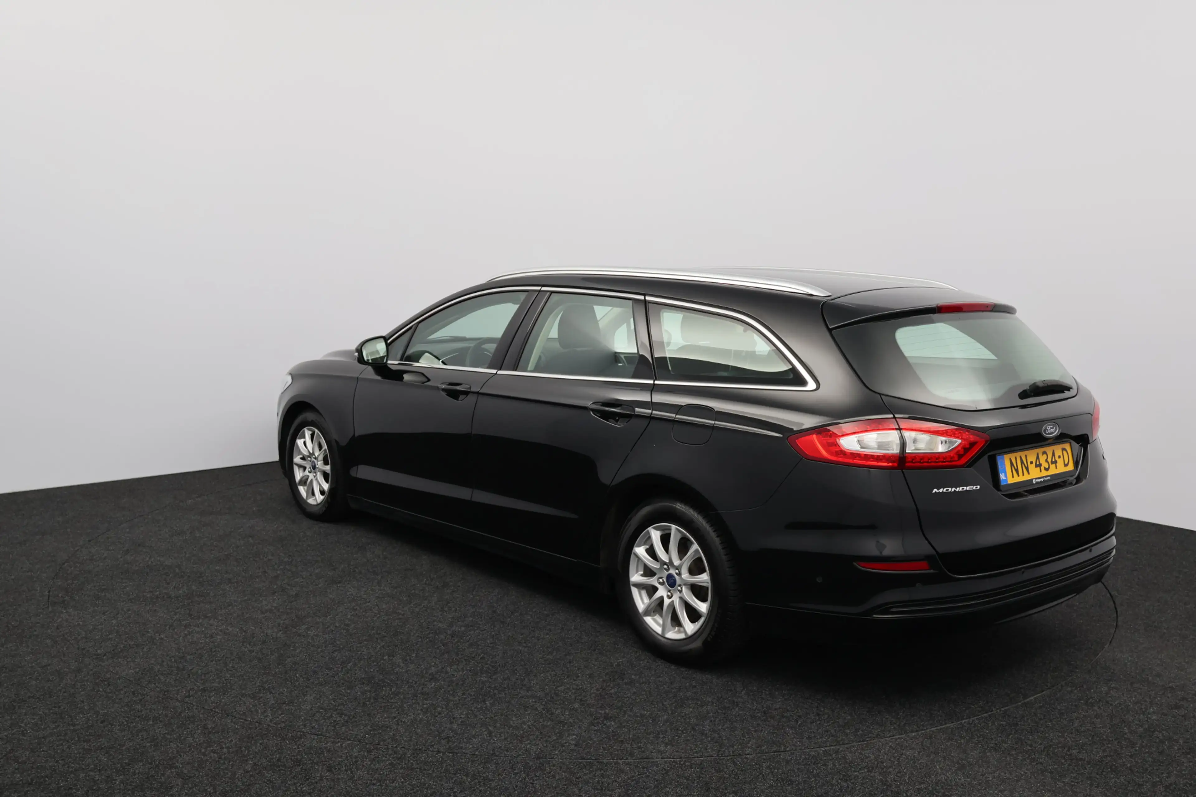 Ford Mondeo Wagon 1.5 TDCi Titanium/ LED Koplampen/ Voorruitve — photo 2