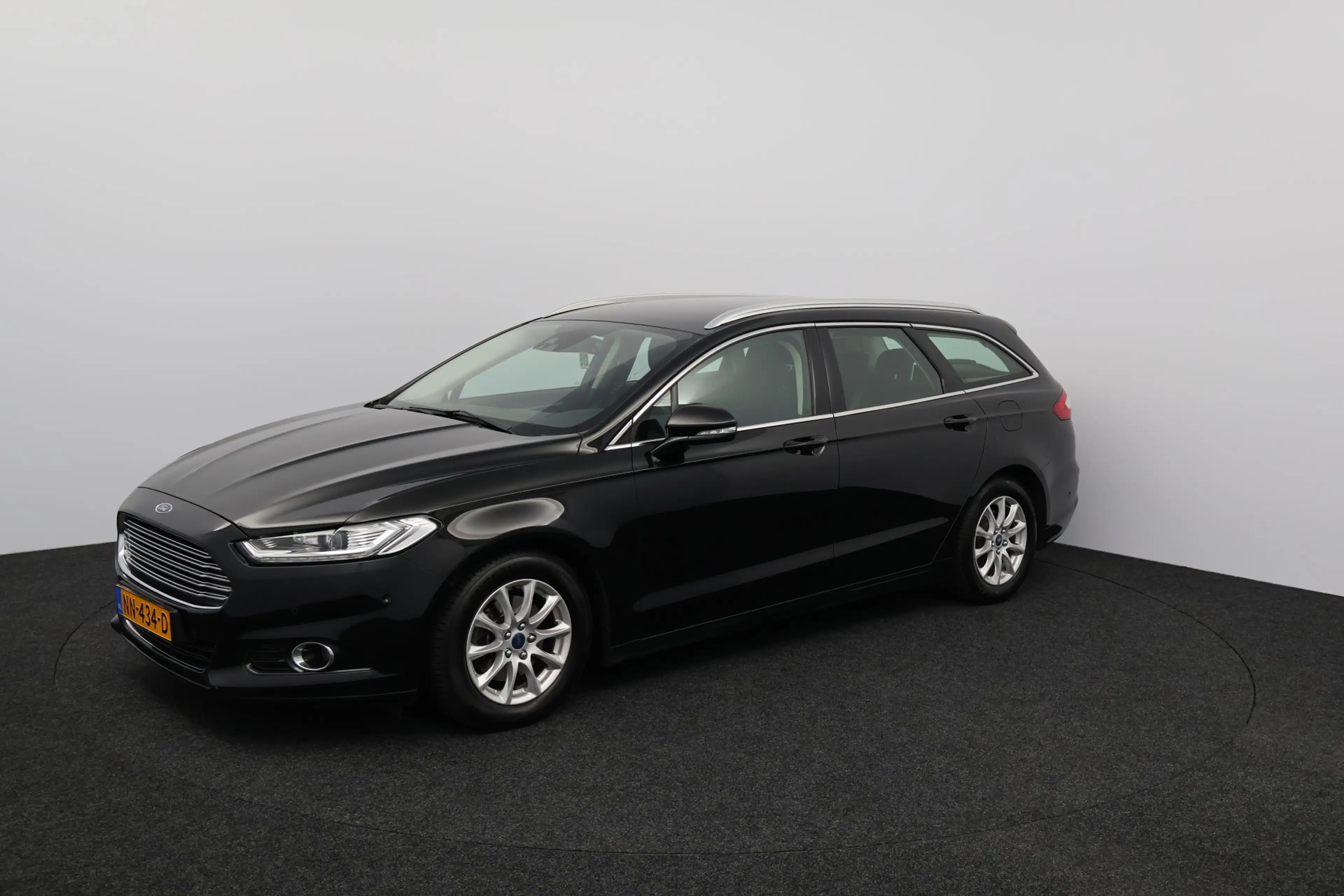 Ford Mondeo Wagon 1.5 TDCi Titanium/ LED Koplampen/ Voorruitve — photo 6