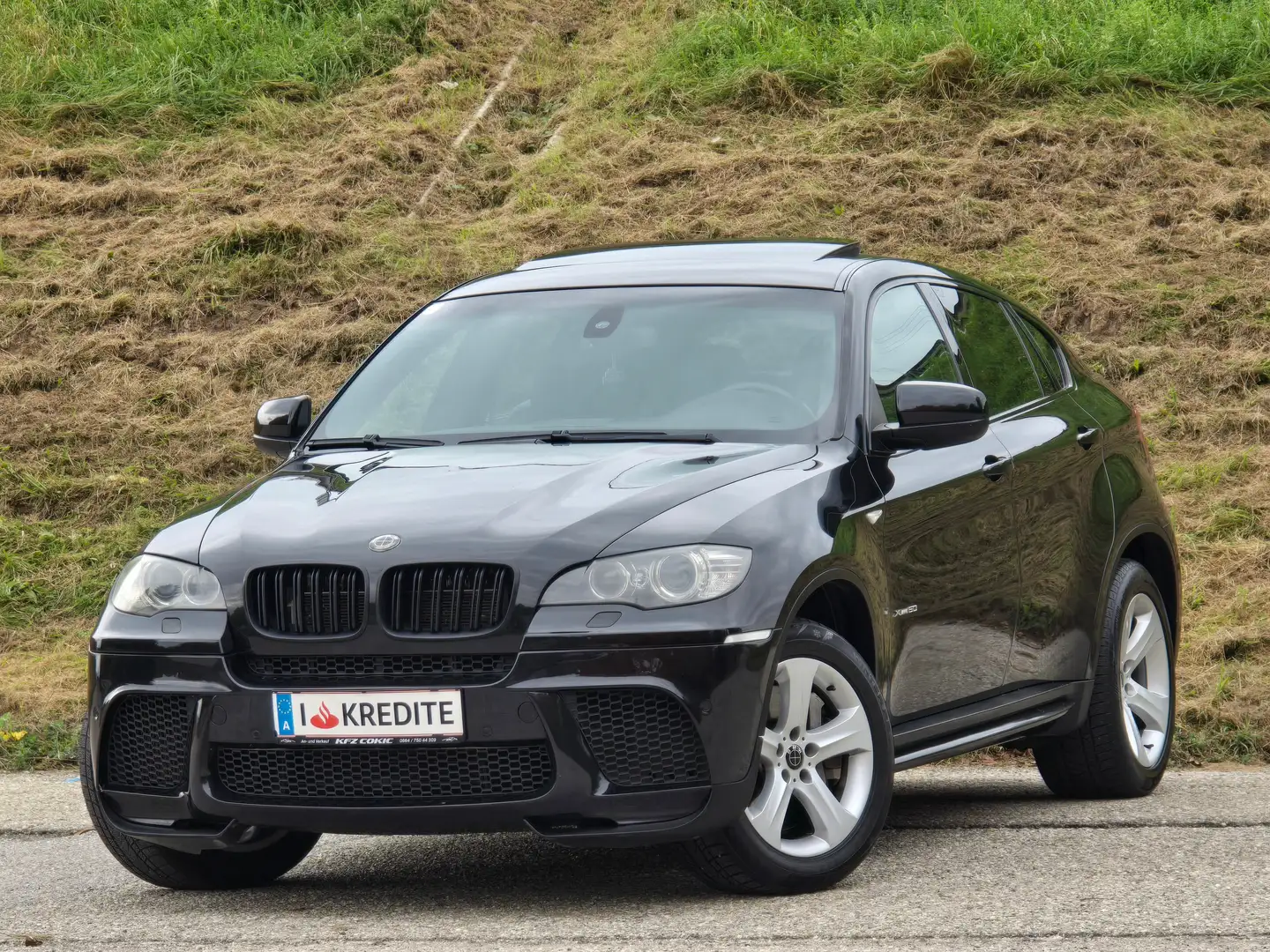 BMW X6 xDrive50i Top* Kredit* Automatik* Navi*Schiebedach Schwarz - 1