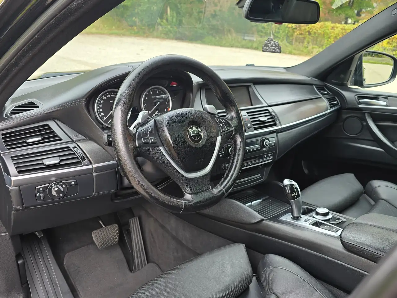BMW X6 xDrive50i Top – Bild 12