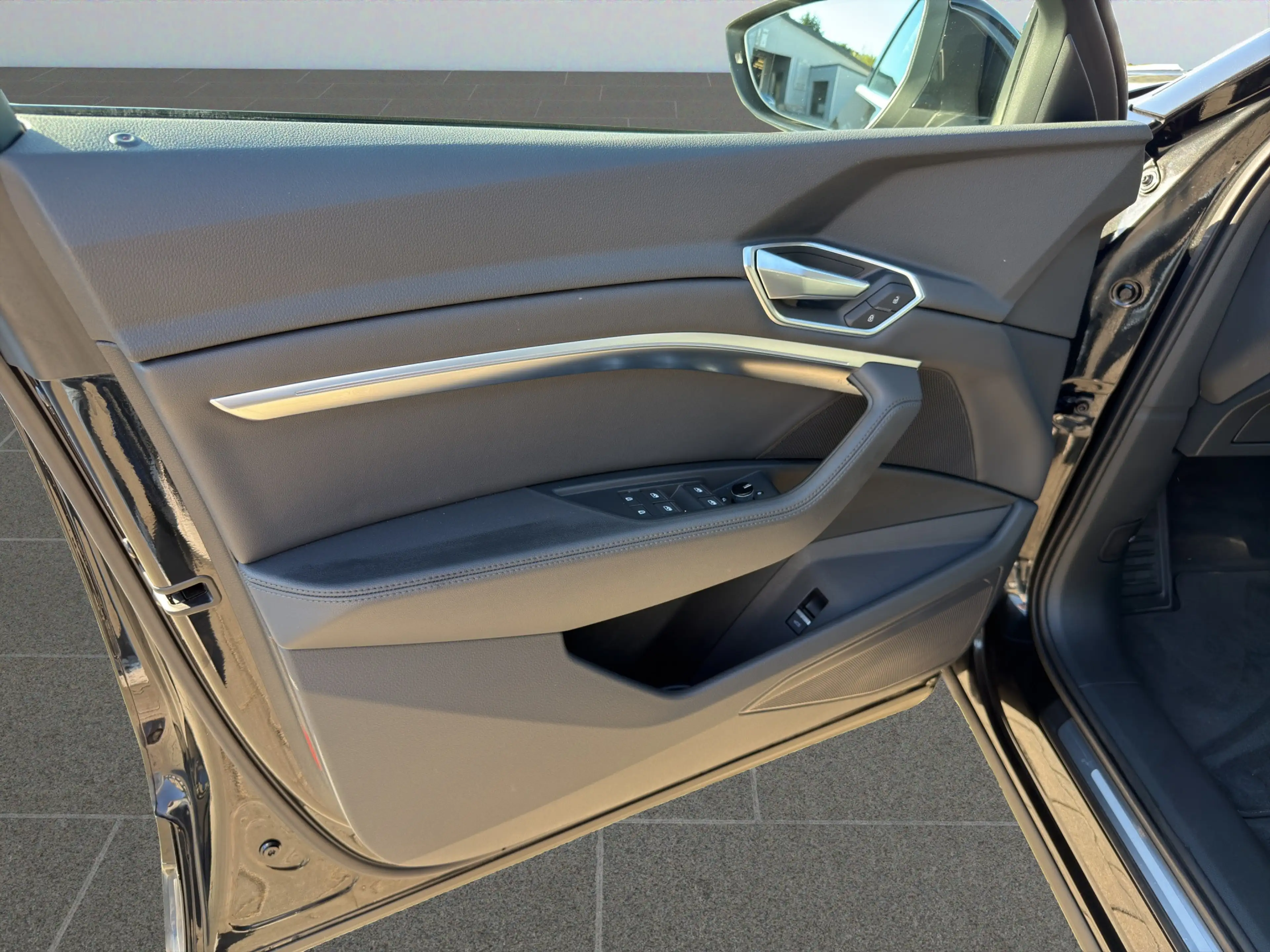 Audi e-tron 55 advanced HUD RFK GRA 4xSHZ Navi APP — photo 9