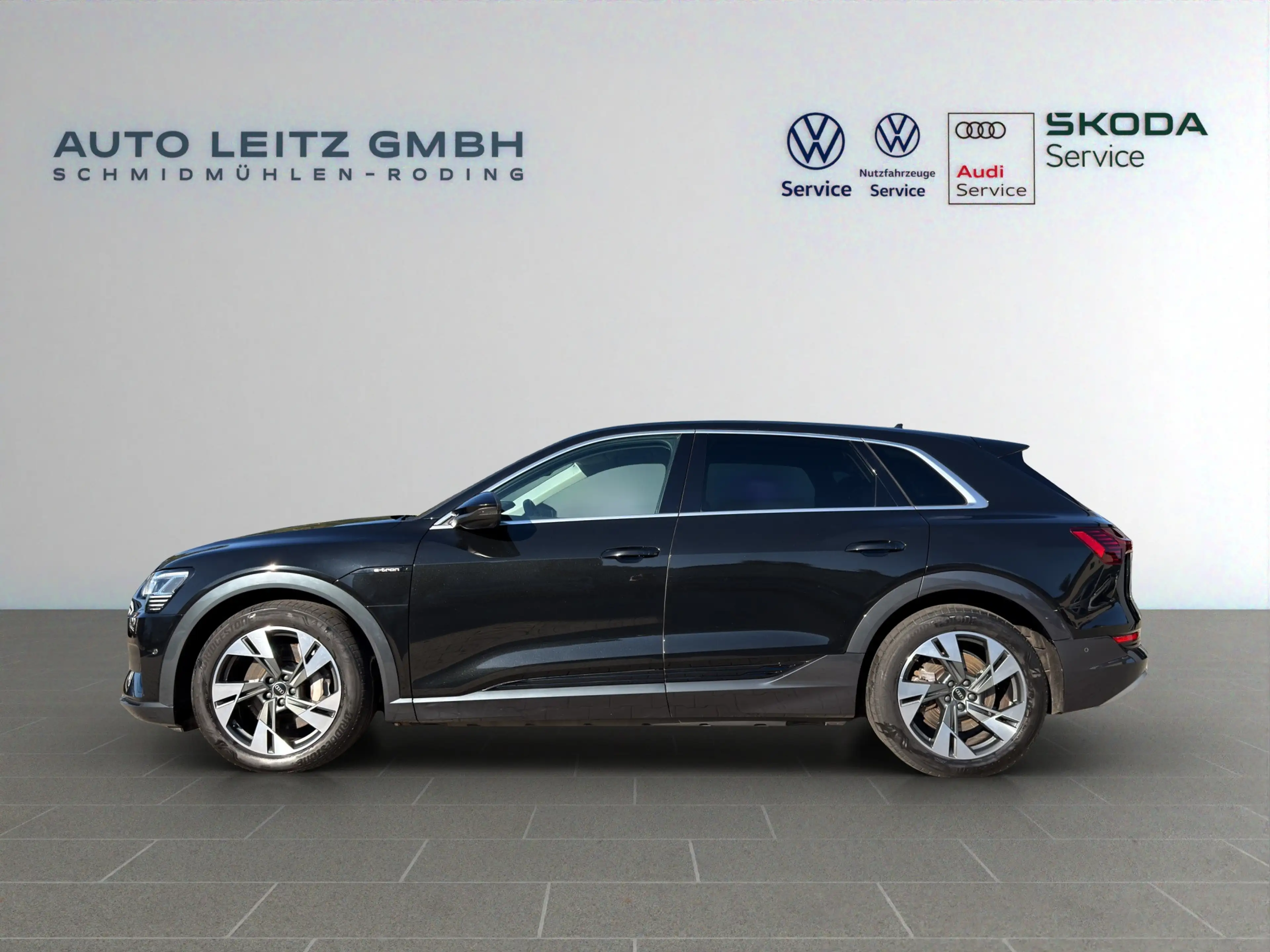 Audi e-tron 55 advanced HUD RFK GRA 4xSHZ Navi APP — photo 4
