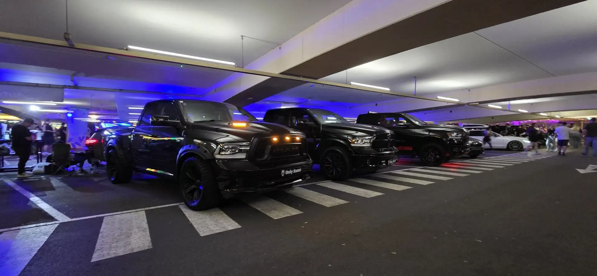 Dodge RAM Sport 5.7 Hemi - 2