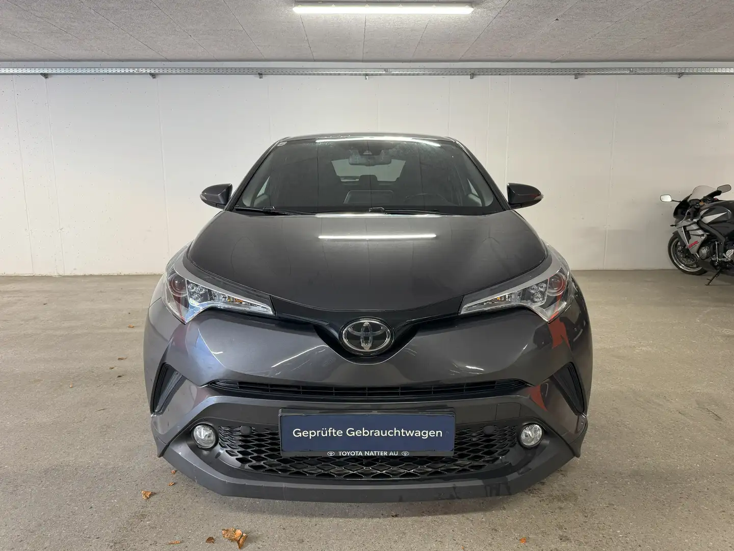 Toyota C-HR 1,2T C-LUB 4WD Grau - 2