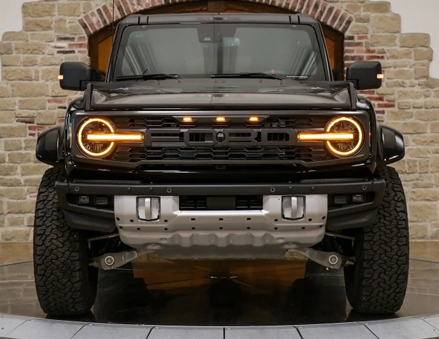 Ford Bronco Raptor - 2