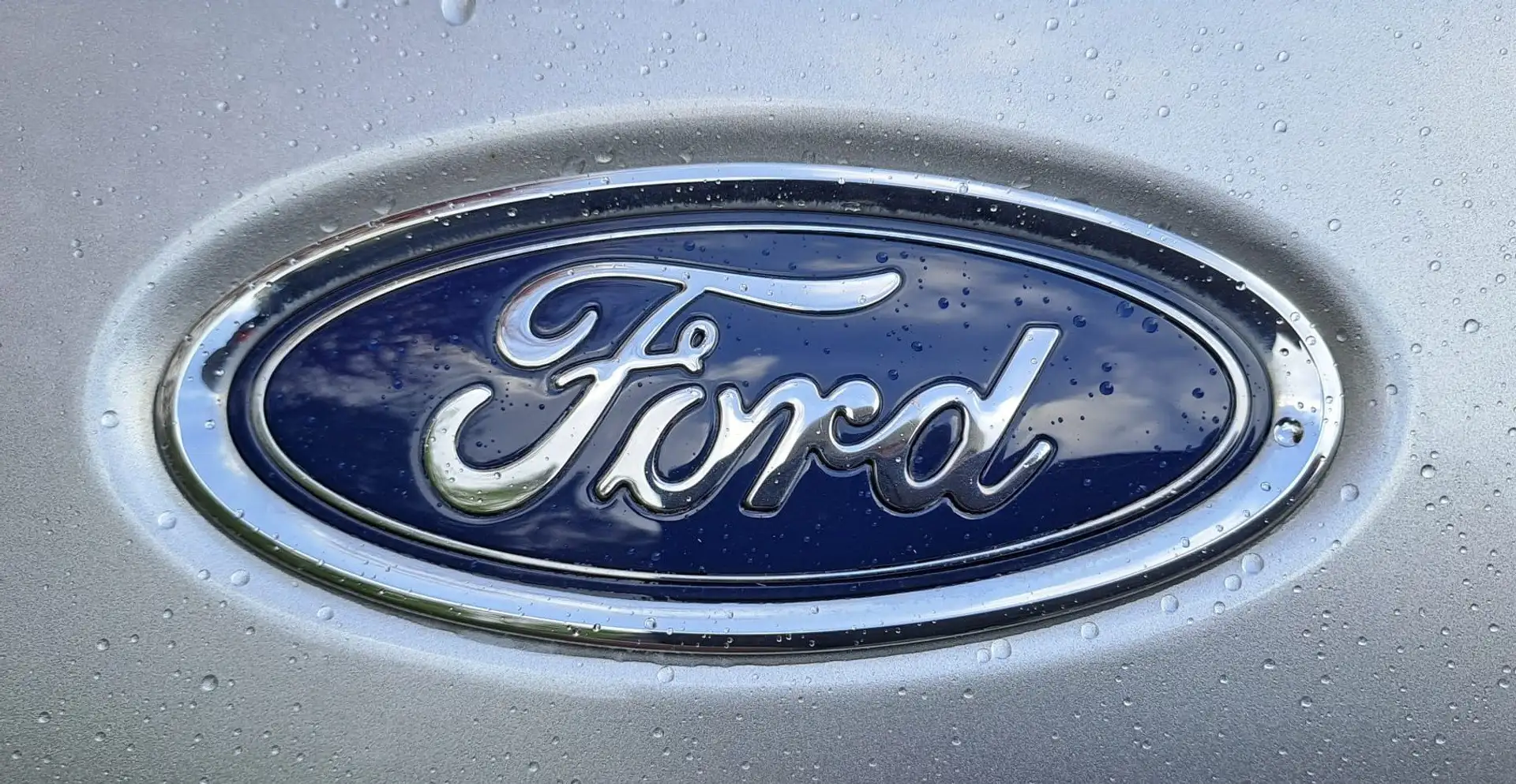 Ford Fiesta *Top*Automatik*Titanium*nur 31000 km*TÜV 4/26* Silber - 1