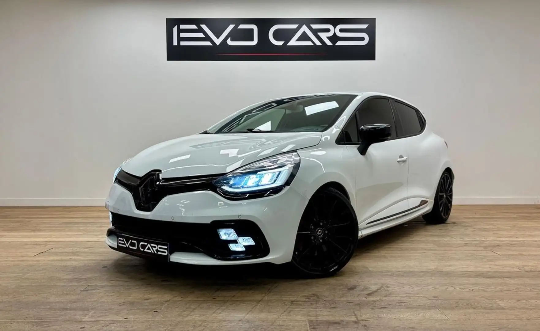 Renault Clio 4 RS 1.6 220 ch EDC Black Pack / Cuir / RS Monitor / Caméra / BOSE Wit - 1