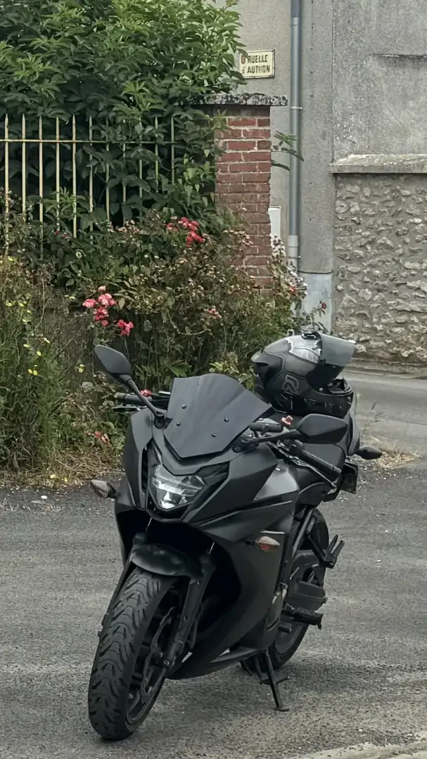 Honda CBR 650 Černá - 1