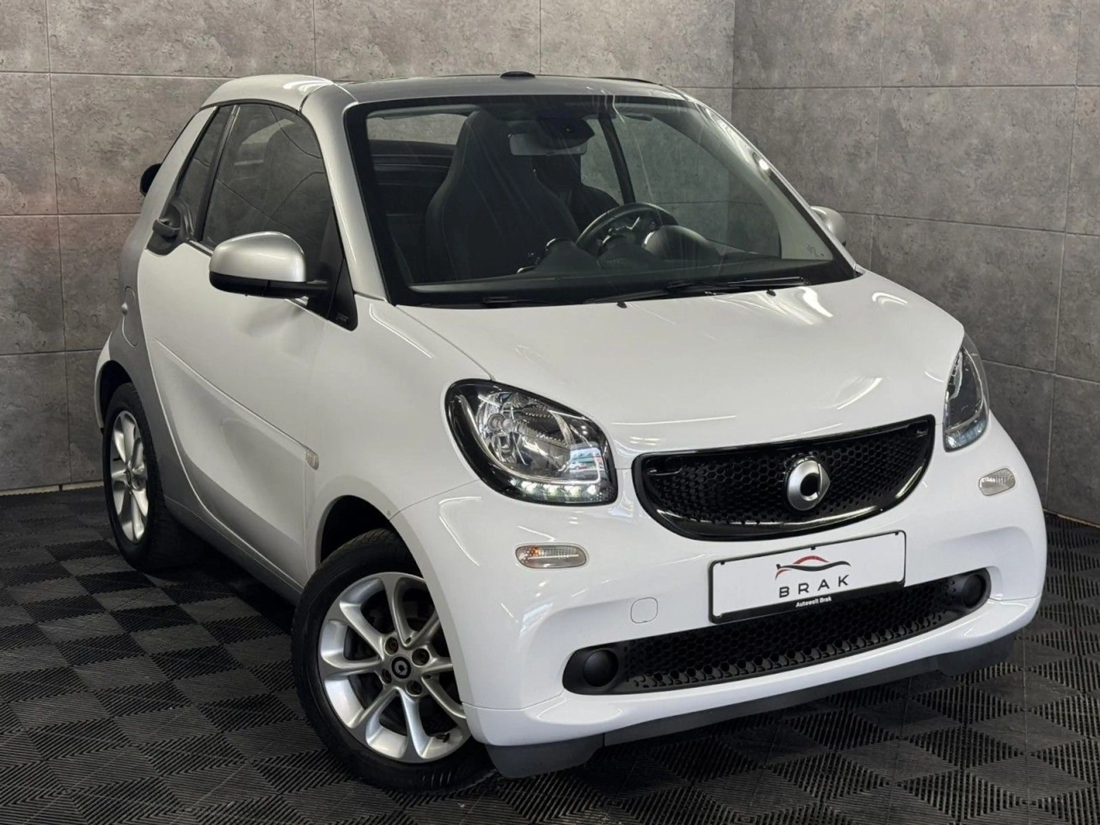 smart forTwo 1.0 cabrio Basis Tempomat*SHZ*Alu*Klima* — photo 3