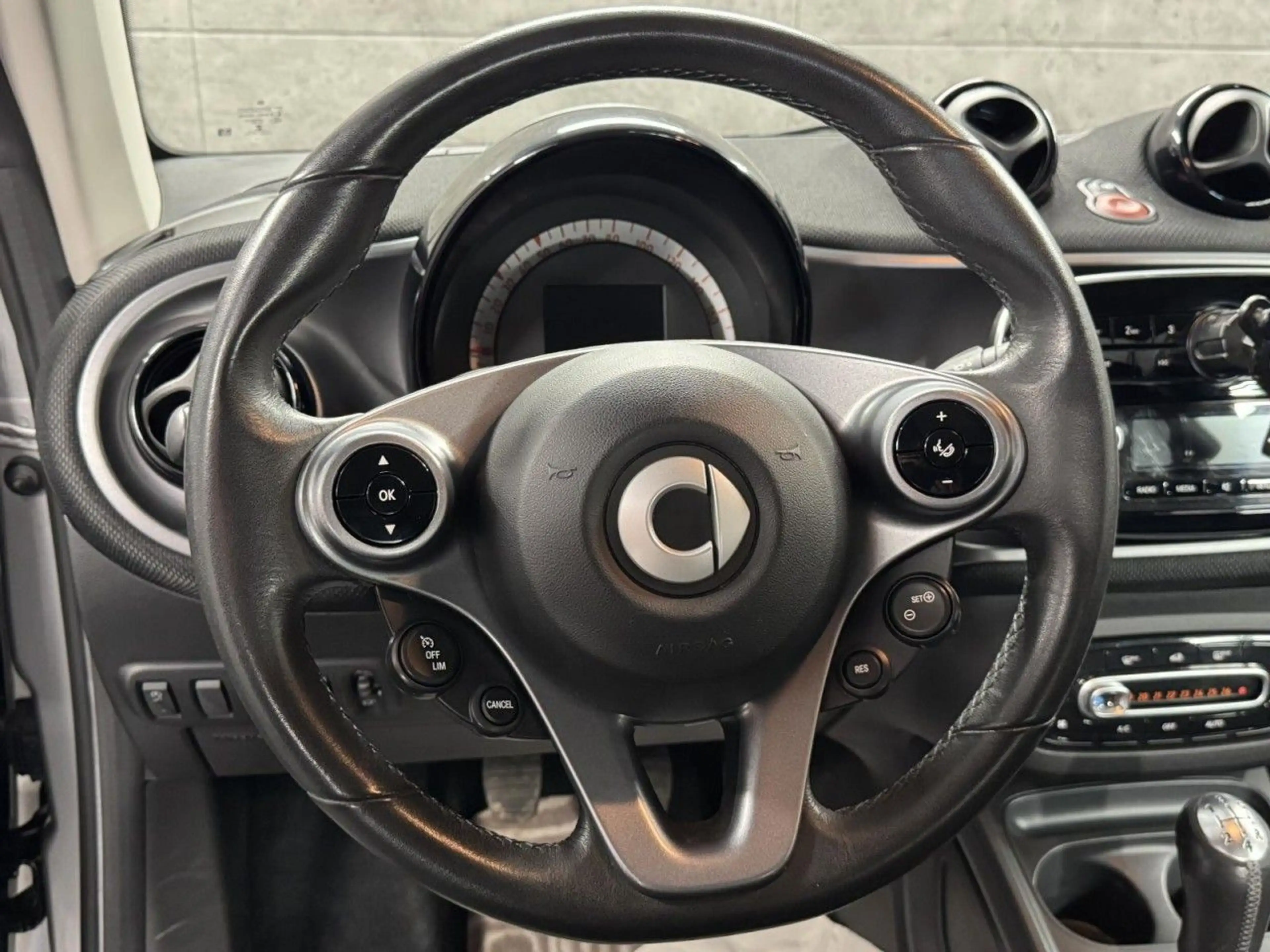 smart forTwo 1.0 cabrio Basis Tempomat*SHZ*Alu*Klima* — photo 13