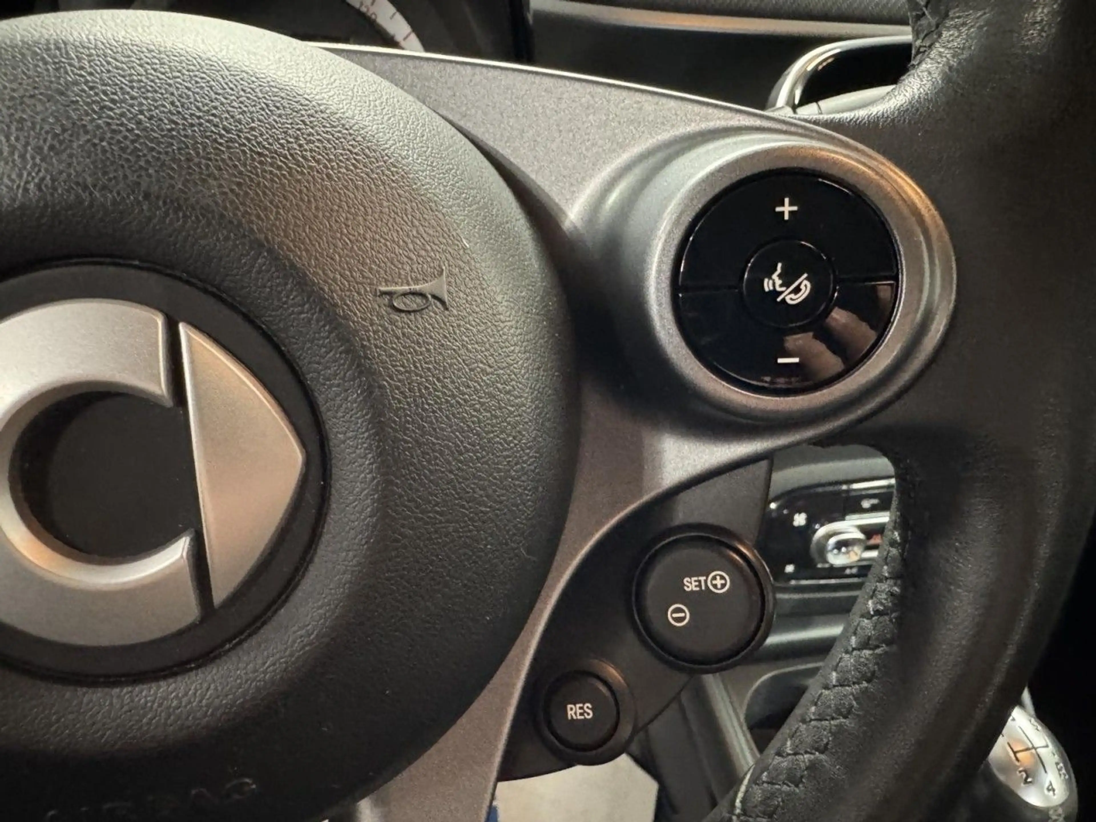 smart forTwo 1.0 cabrio Basis Tempomat*SHZ*Alu*Klima* — photo 15