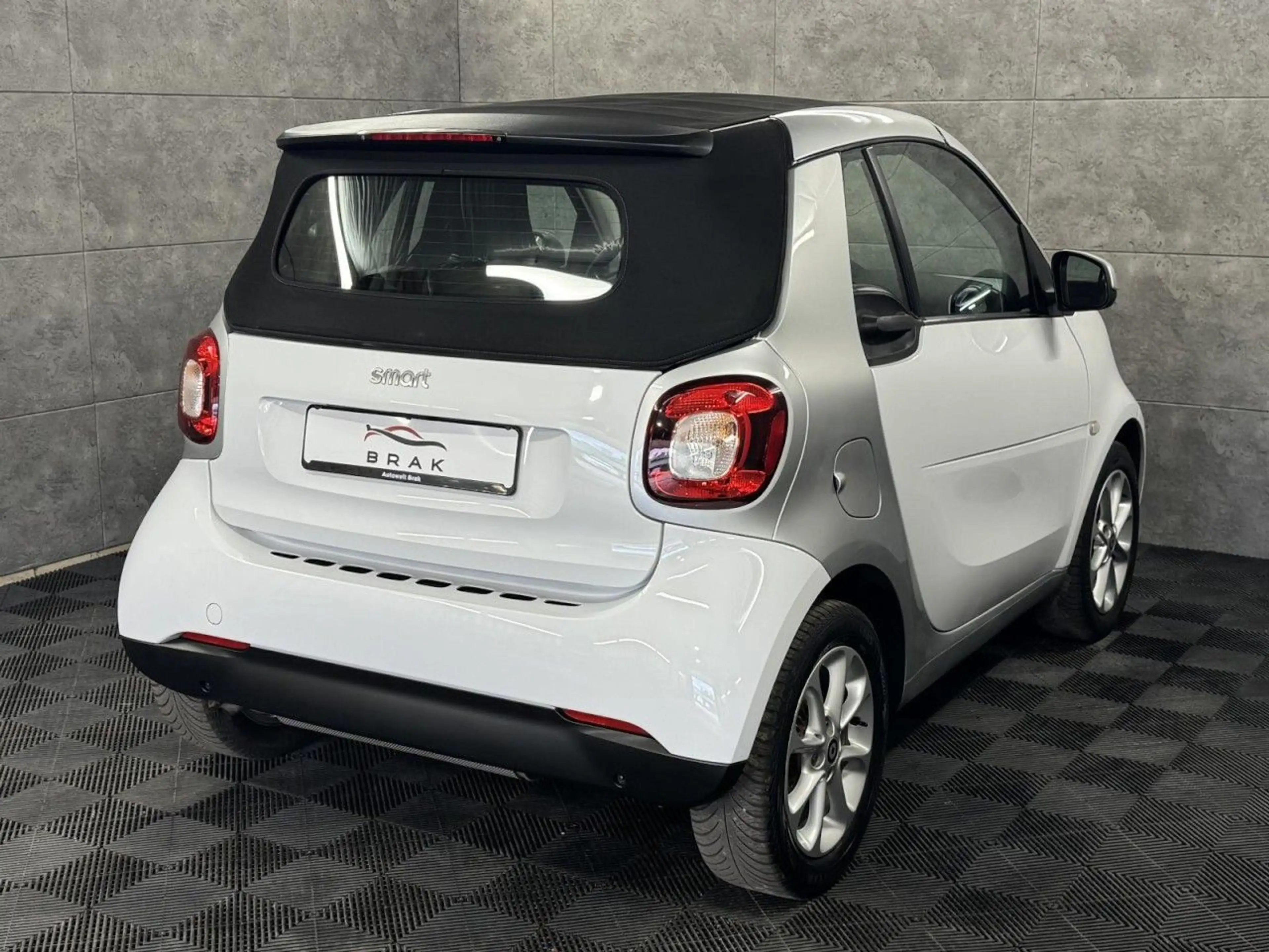 smart forTwo 1.0 cabrio Basis Tempomat*SHZ*Alu*Klima* — photo 4