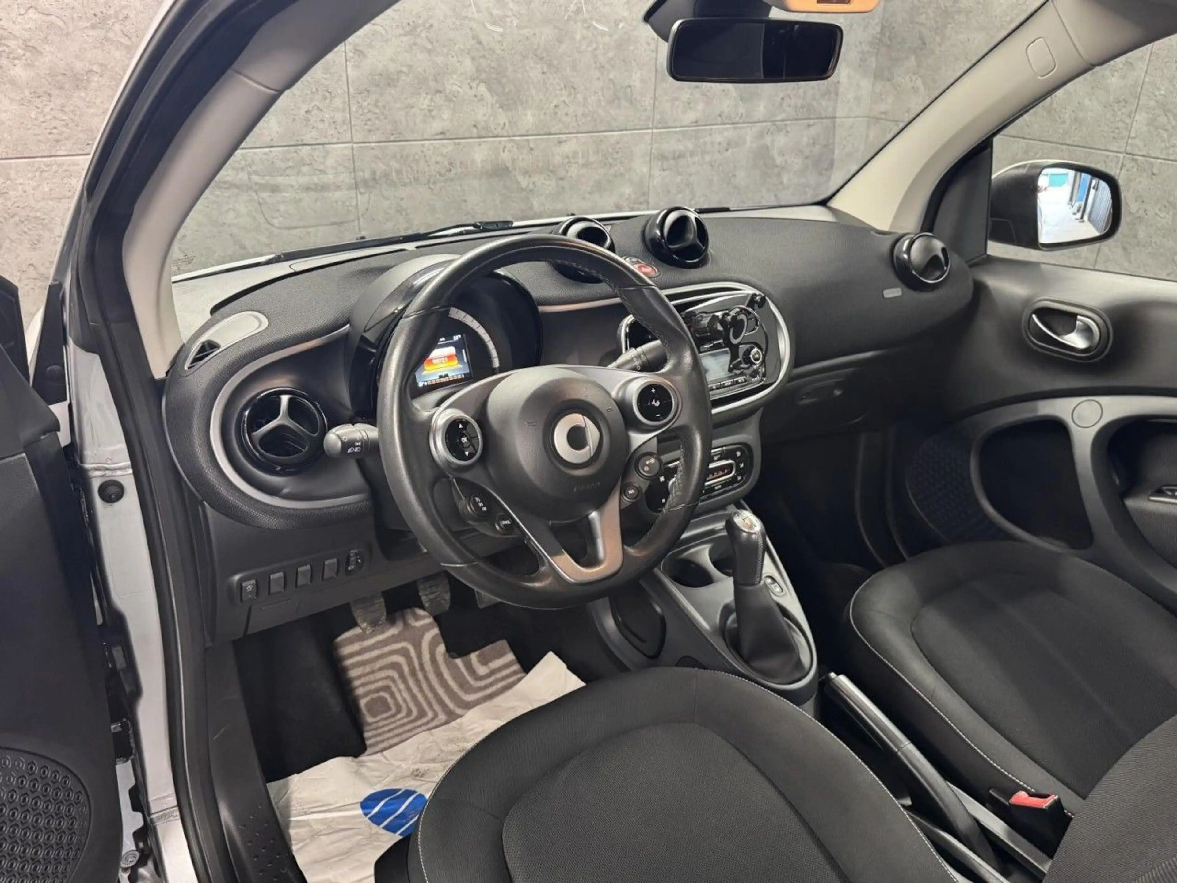 smart forTwo 1.0 cabrio Basis Tempomat*SHZ*Alu*Klima* — photo 9