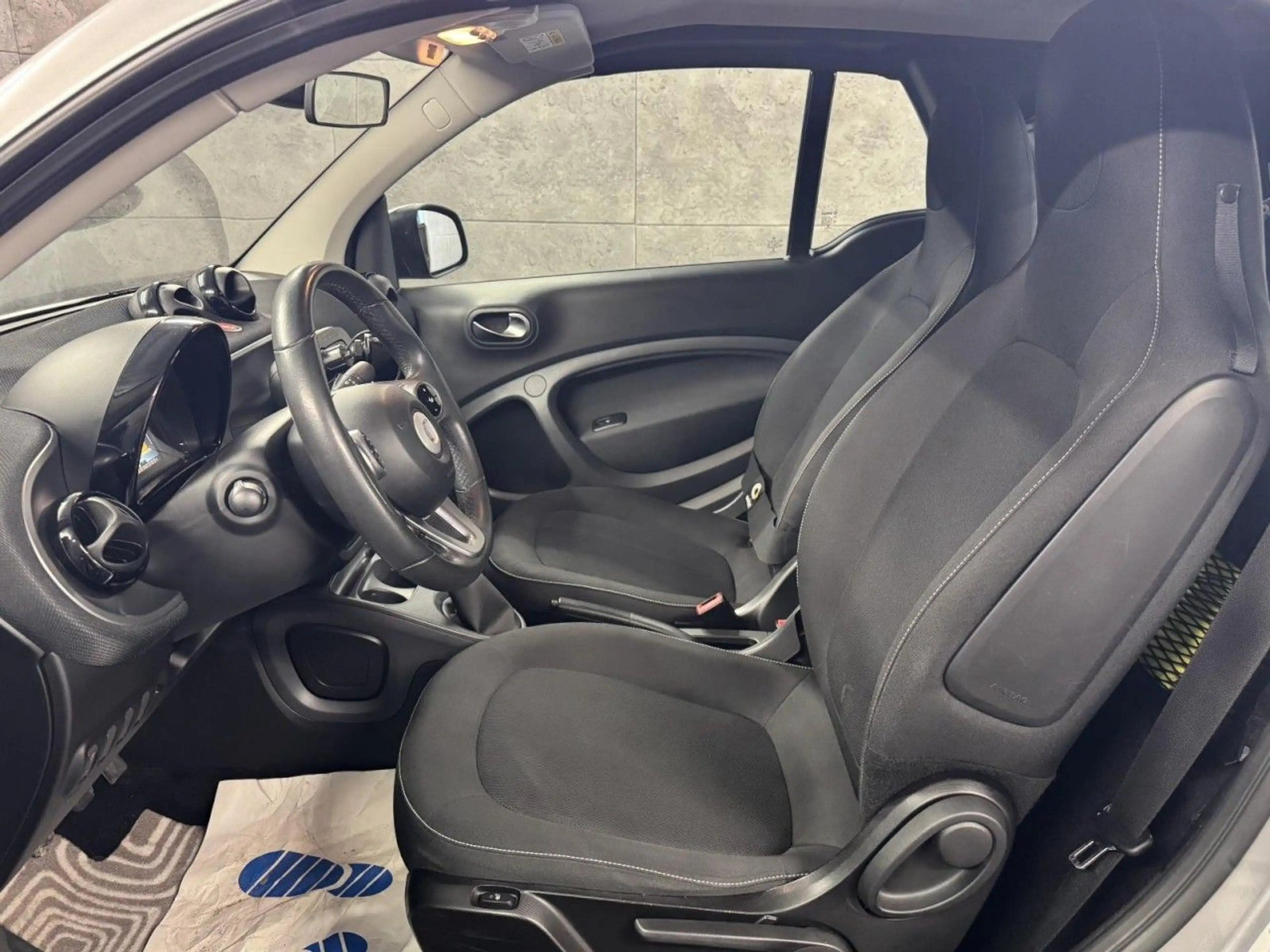 smart forTwo 1.0 cabrio Basis Tempomat*SHZ*Alu*Klima* — photo 7