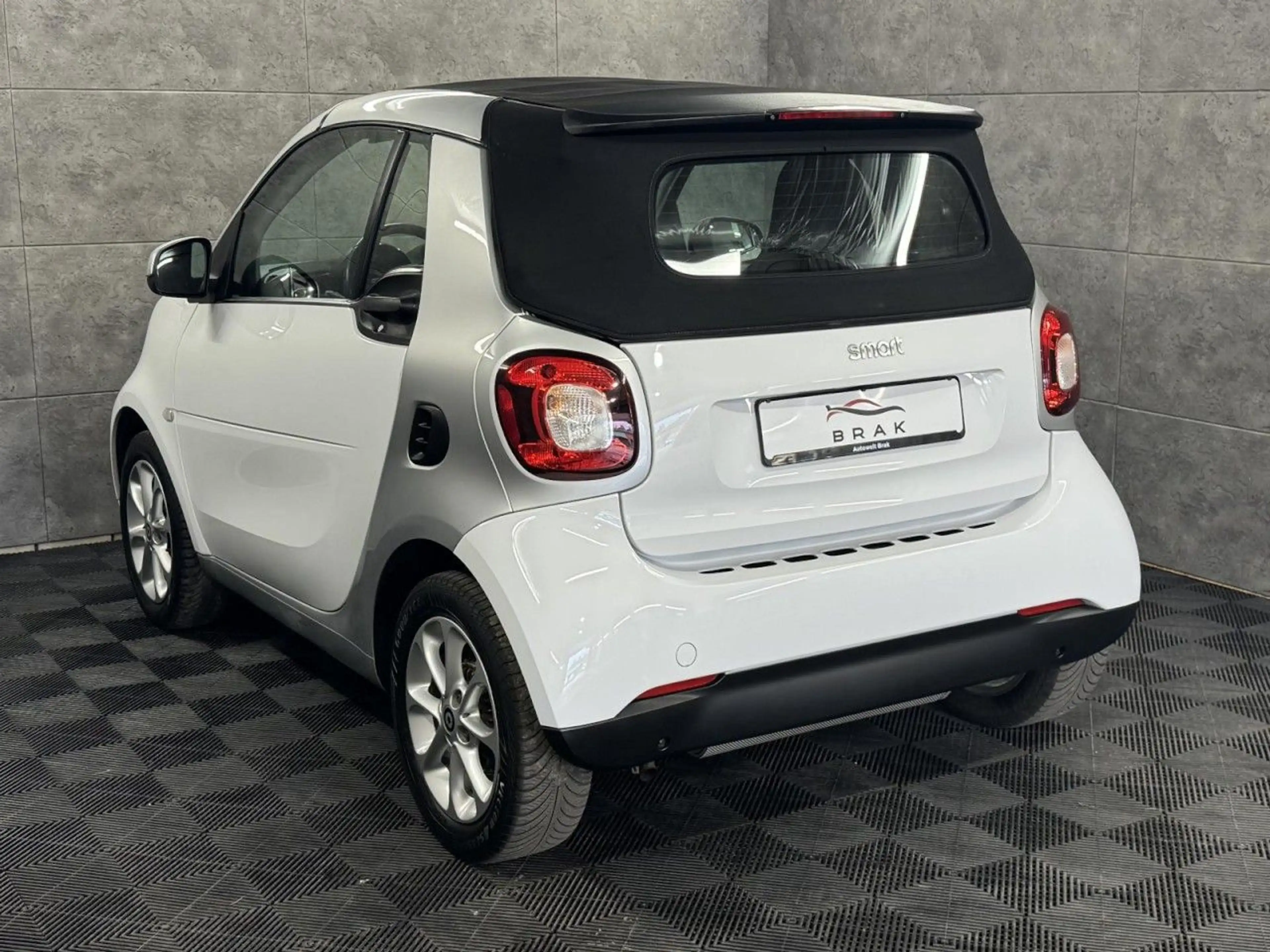 smart forTwo 1.0 cabrio Basis Tempomat*SHZ*Alu*Klima* — photo 6