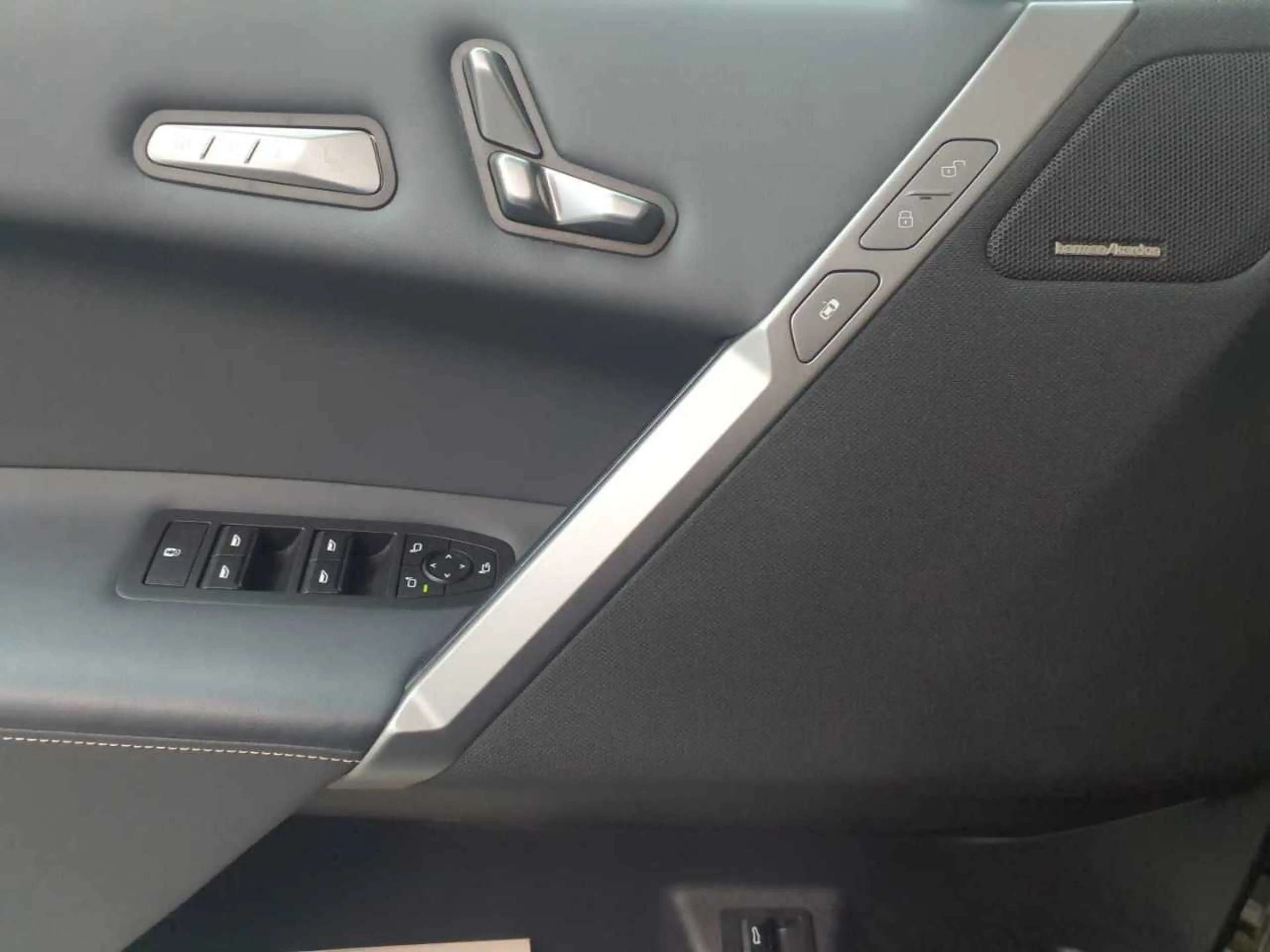 BMW iX iX xDrive50 Laser Sky Lounge H&K AHK 22´ — photo 18