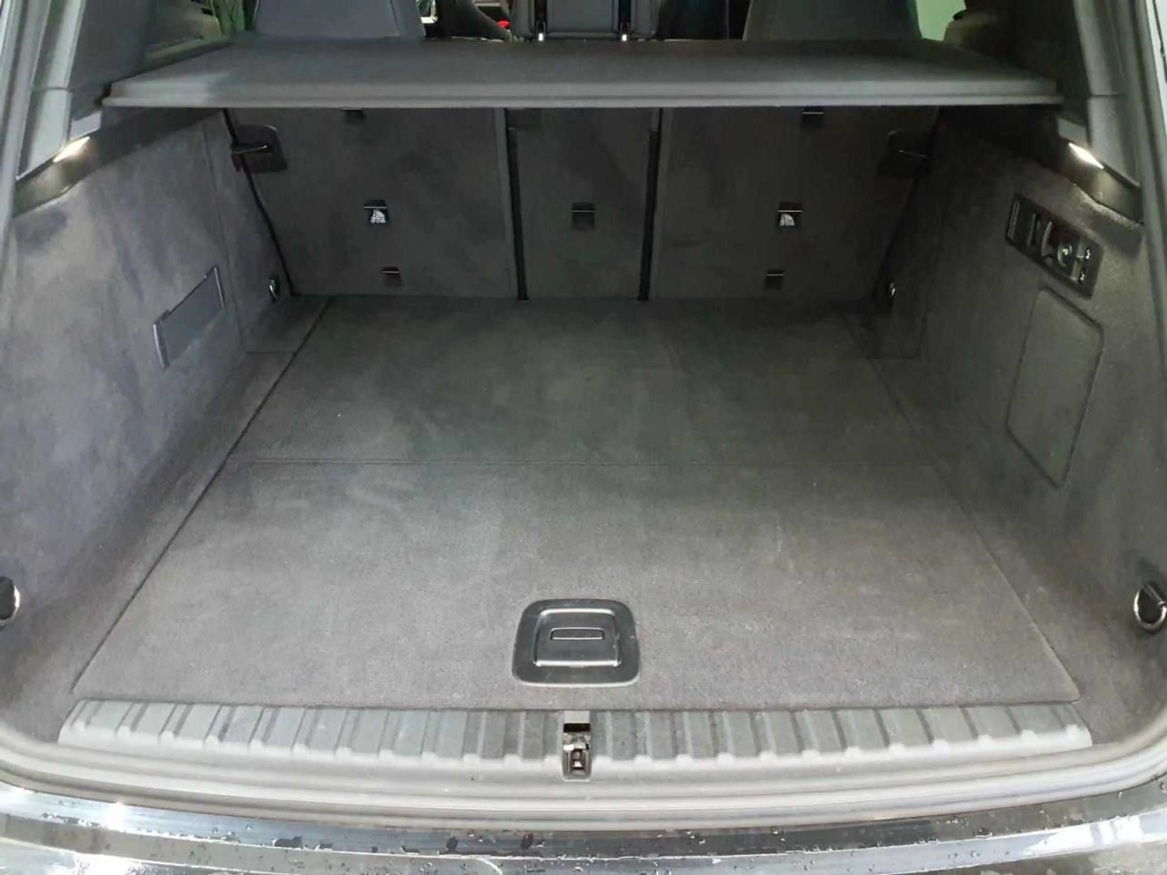 BMW iX iX xDrive50 Laser Sky Lounge H&K AHK 22´ — photo 15