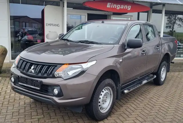 Mitsubishi L200 Doppelkabine 4WD+Ahk/Klima/Navi