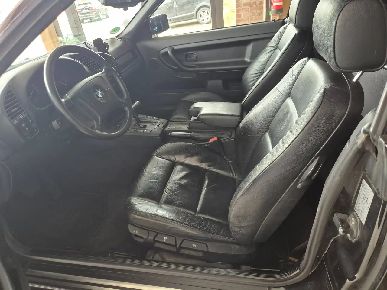 BMW 328i Automatik, im KD-Auftrag, Hardtop mit Ständer, Windschott, Sitzheizung, Klima, foto 8