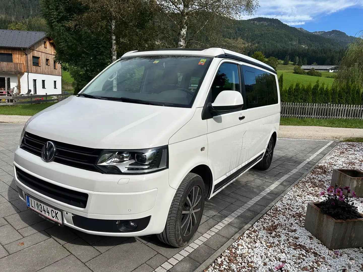 Volkswagen T5 California Beach Edition BMT BitDI 4MOT Weiß - 2