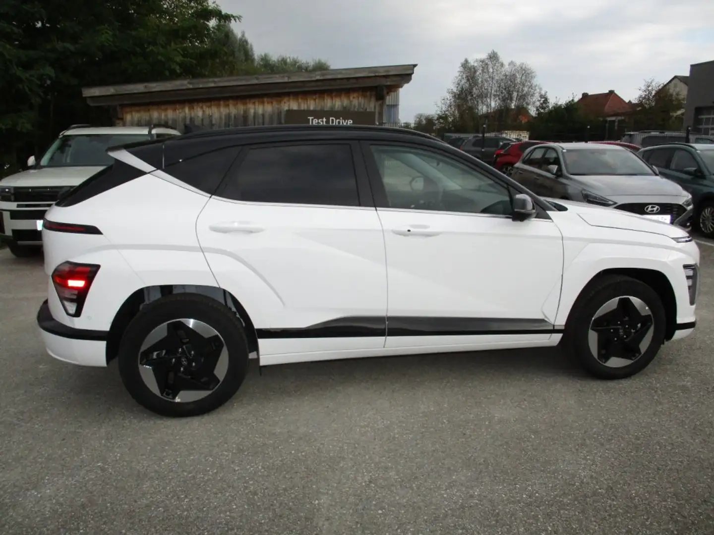 Hyundai KONA EV (SX2) GO 65,4 kWh k4eg1-PK1-OP2/P7 Schwarz - 2