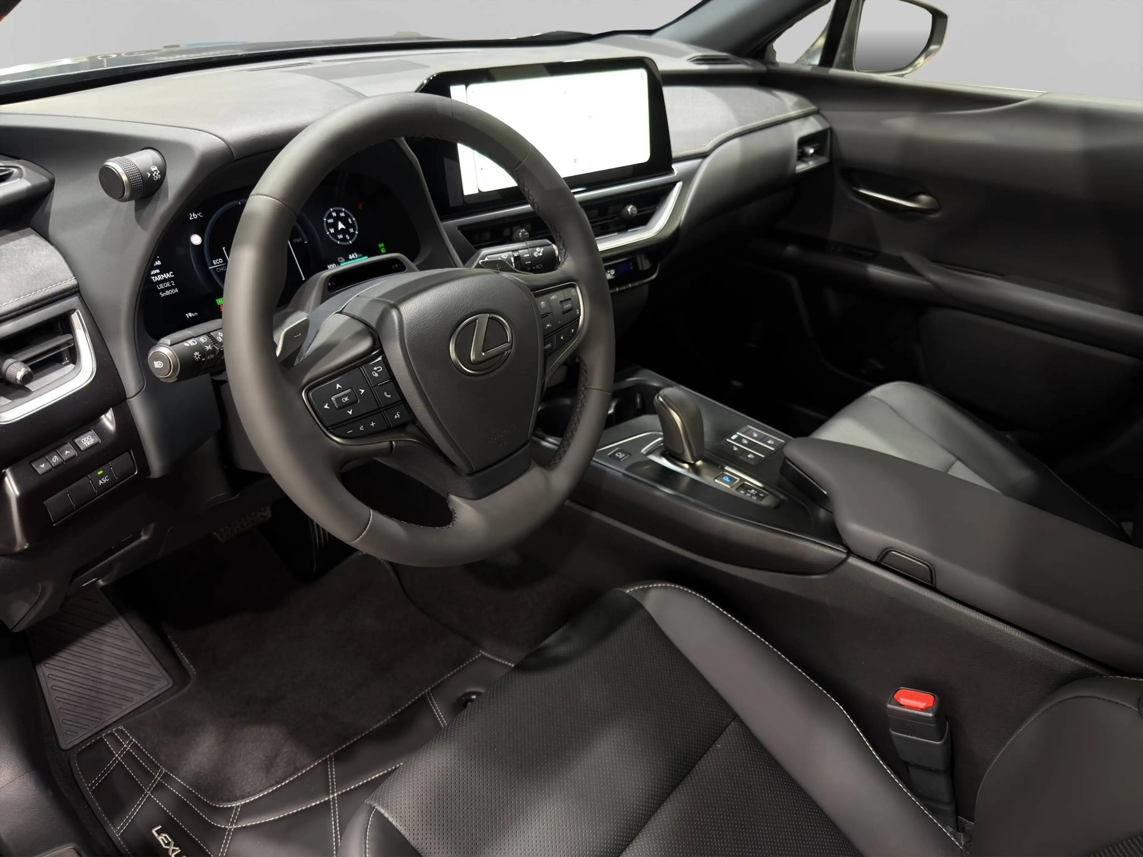 Lexus UX 300e LUXURY ***HEATED & VENTILATED SEATS*** — photo 8