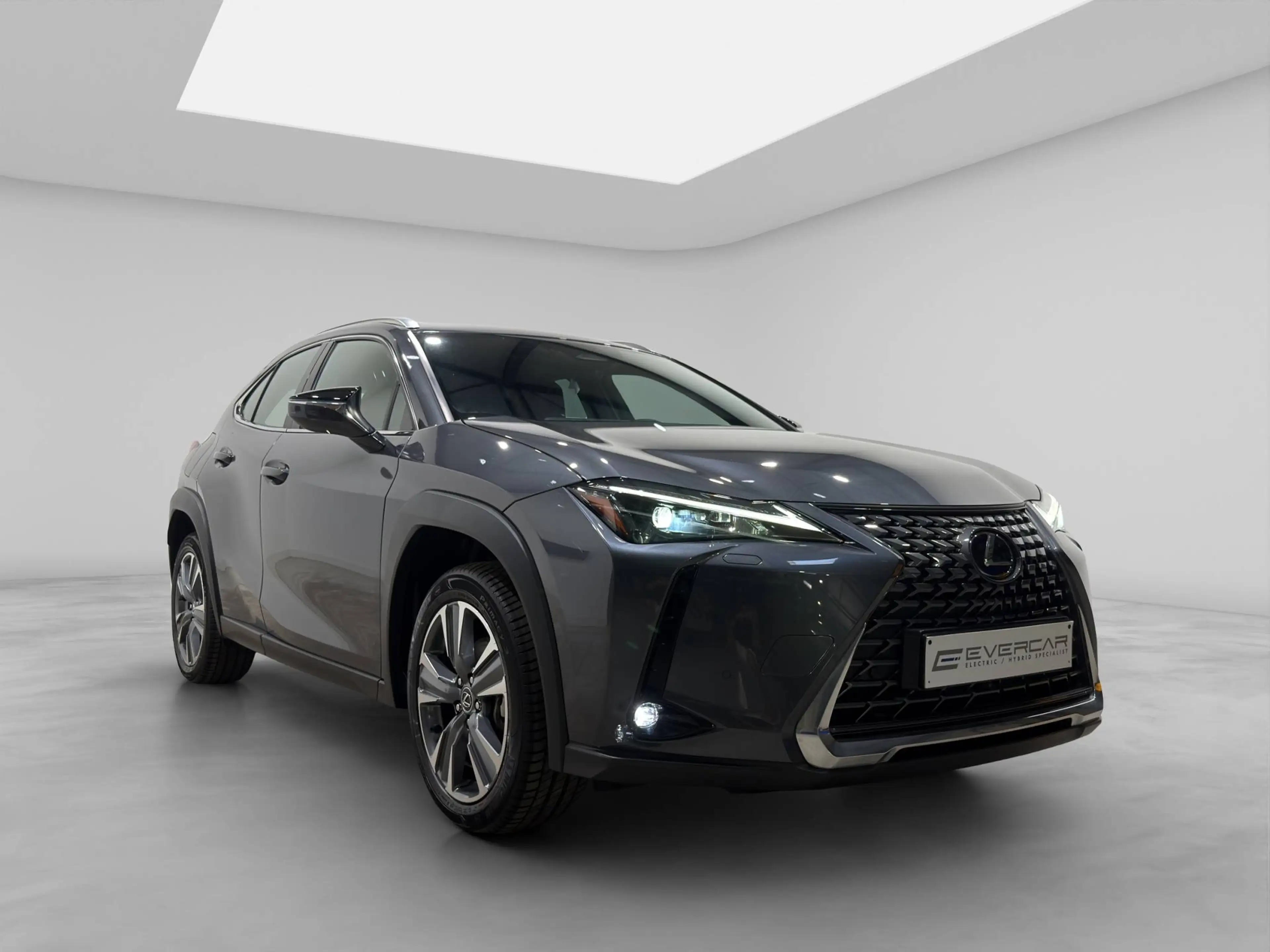 Lexus UX 300e LUXURY ***HEATED & VENTILATED SEATS*** — photo 3