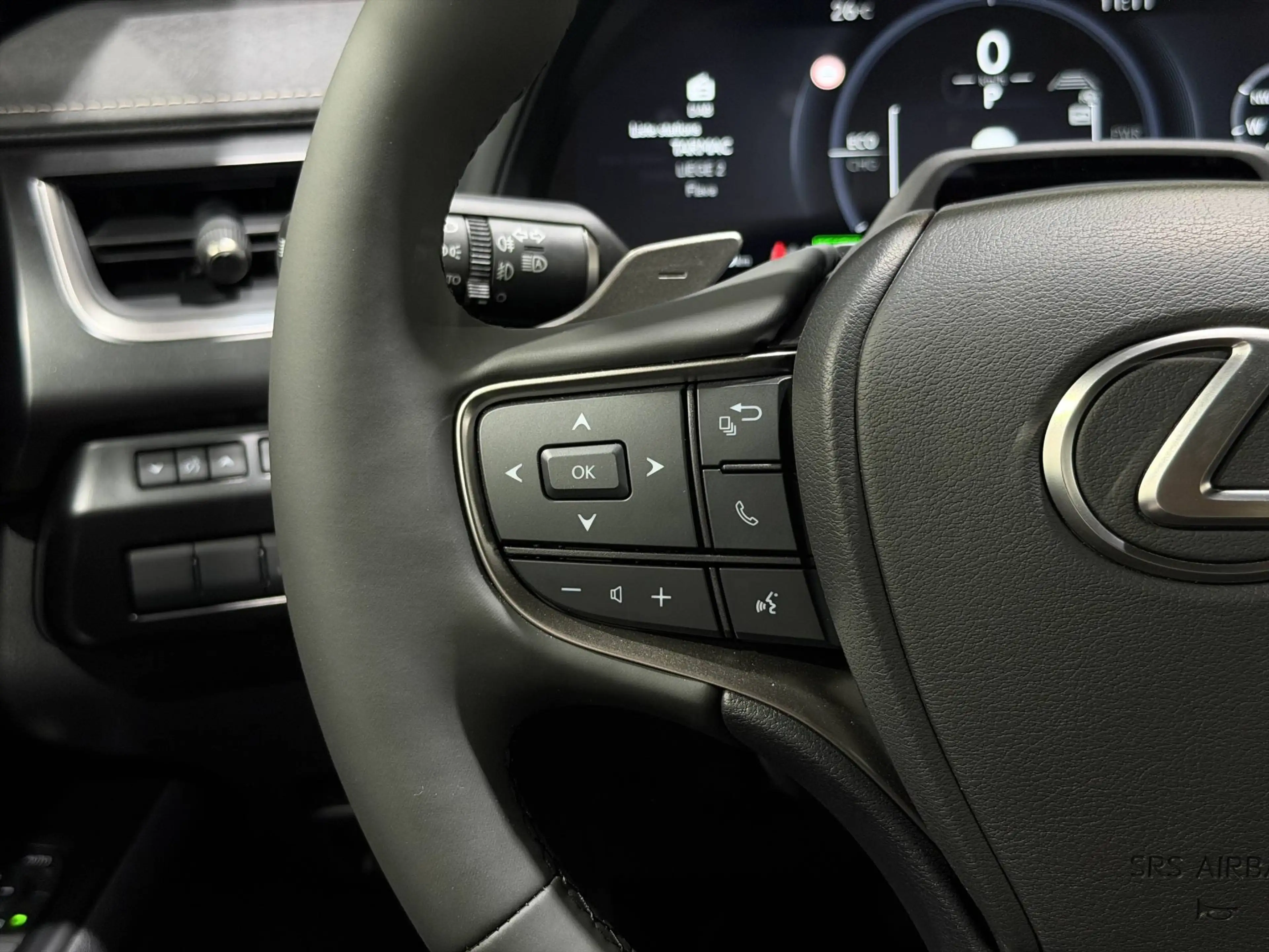 Lexus UX 300e LUXURY ***HEATED & VENTILATED SEATS*** — photo 15