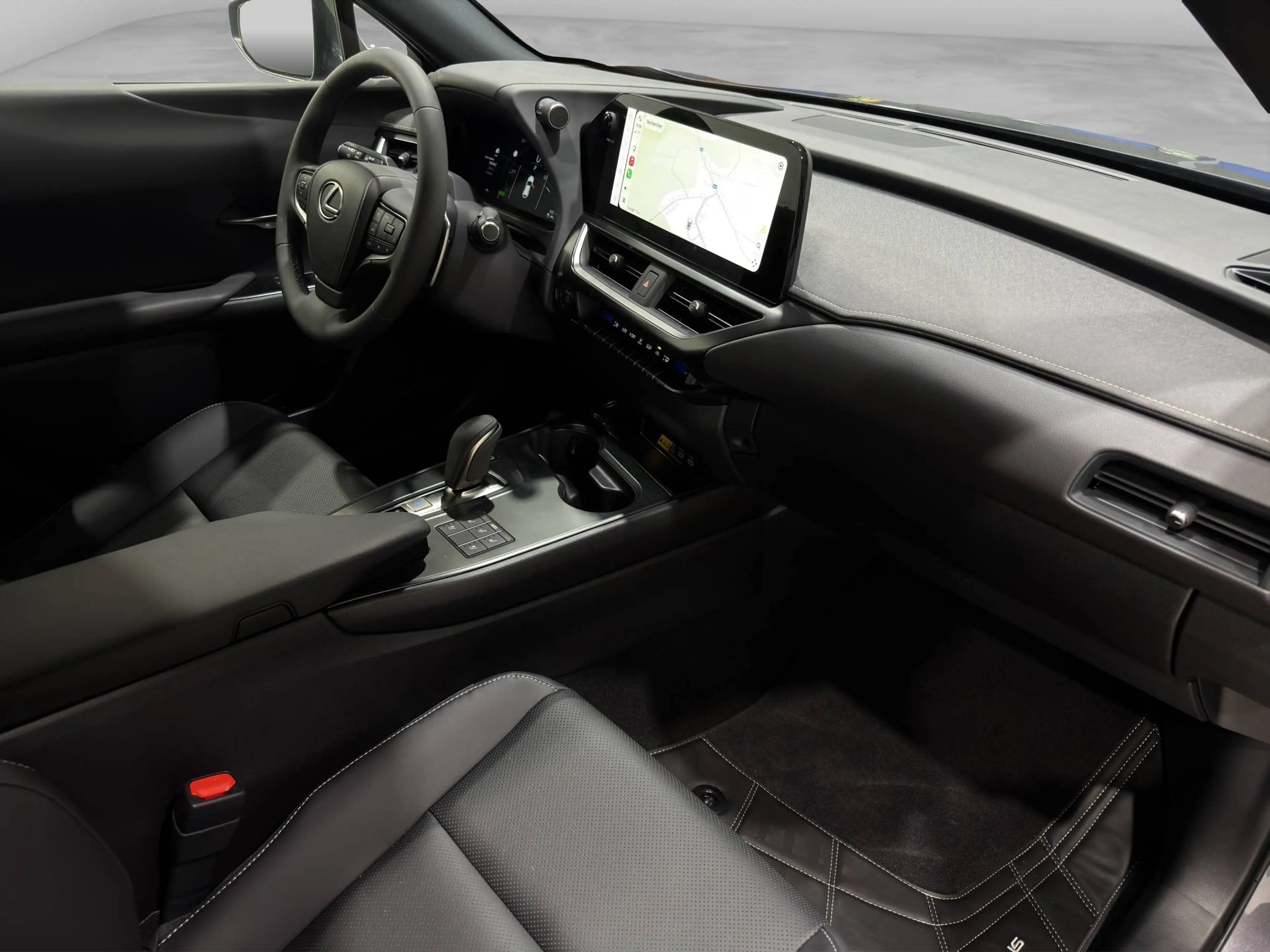 Lexus UX 300e LUXURY ***HEATED & VENTILATED SEATS*** — photo 9