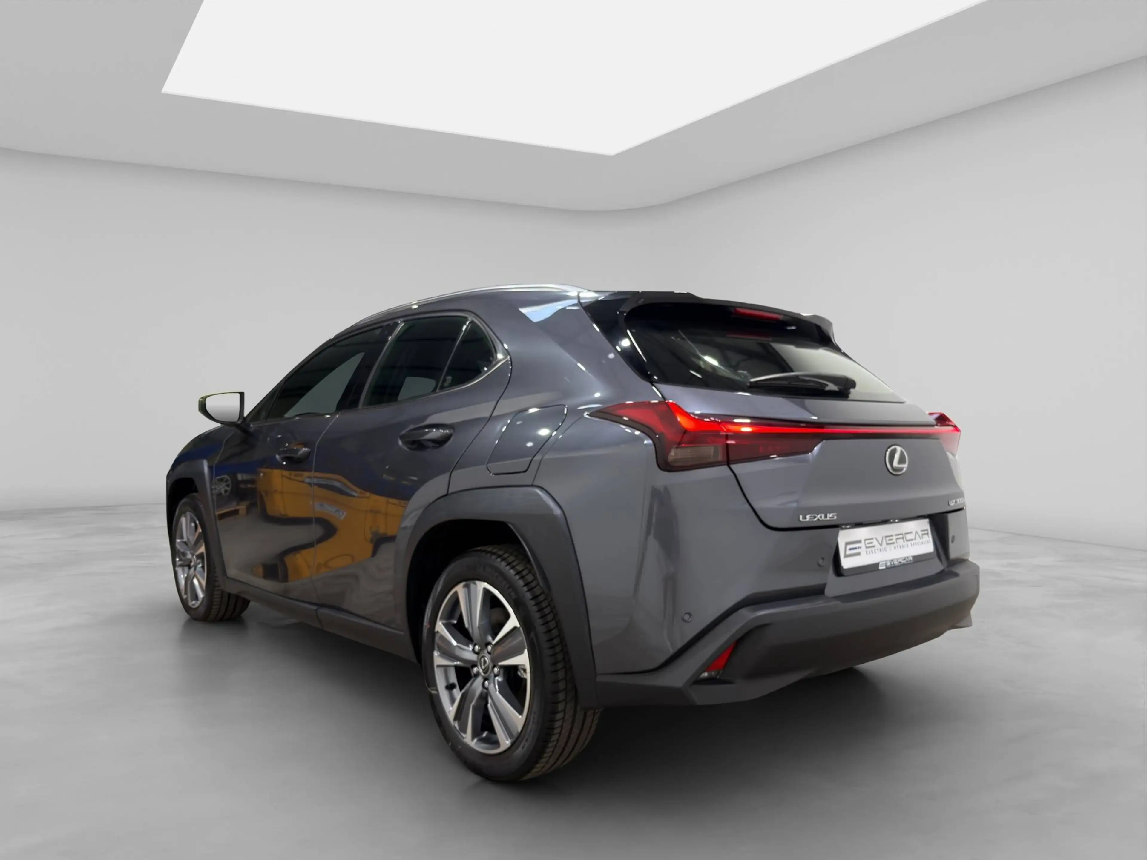 Lexus UX 300e LUXURY ***HEATED & VENTILATED SEATS*** — photo 6