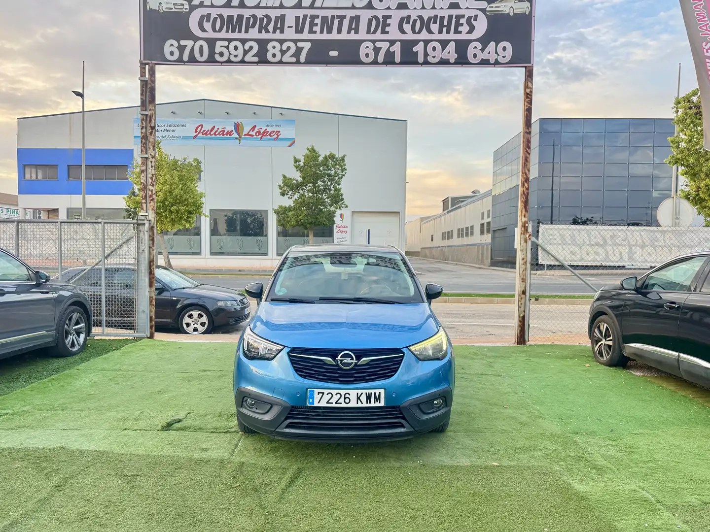 Opel Crossland X 1.2 Design Line - 120 Aniversario 81 - 2
