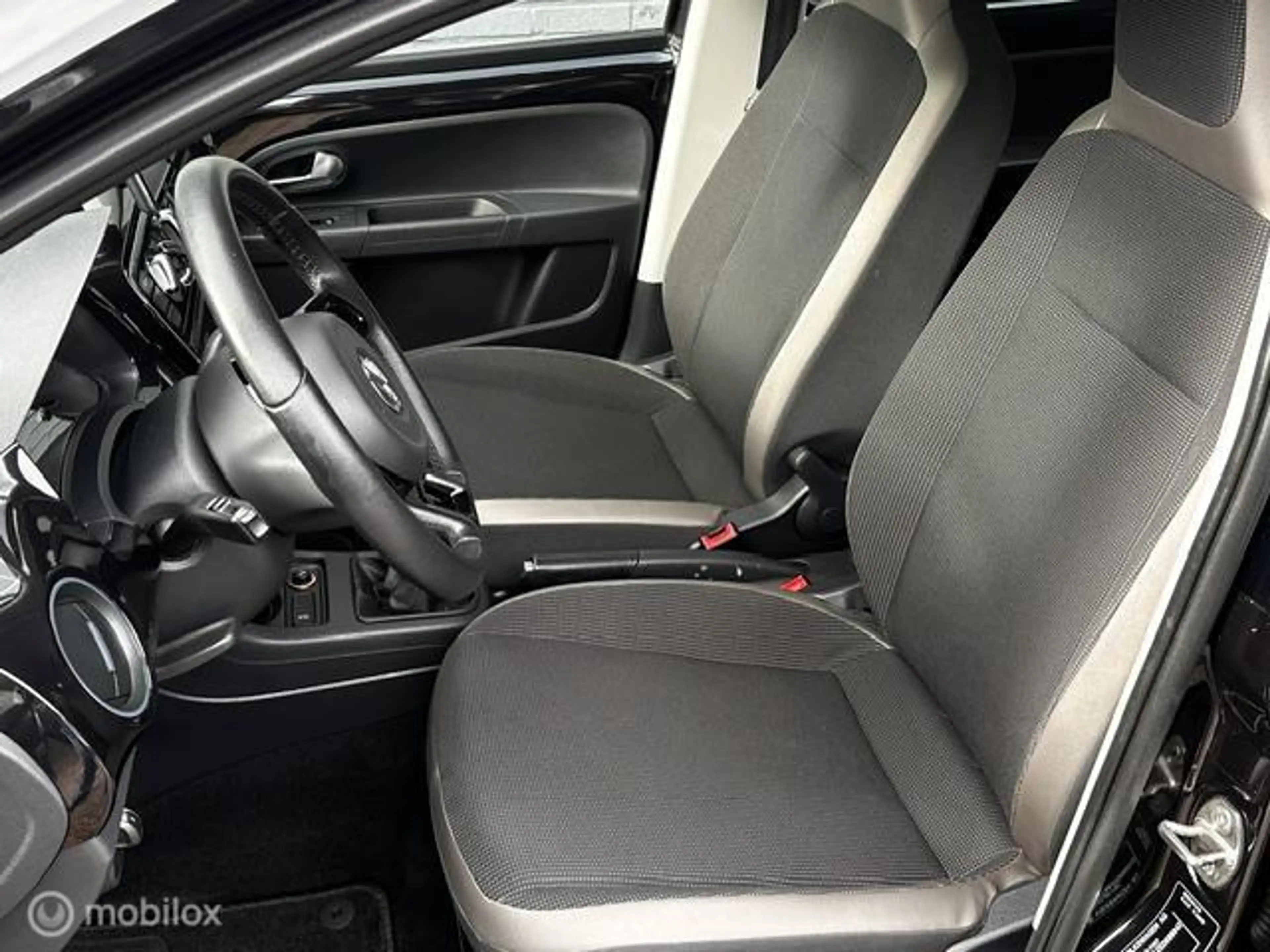 Volkswagen up! 1.0 high up! BlueMotion — photo 7