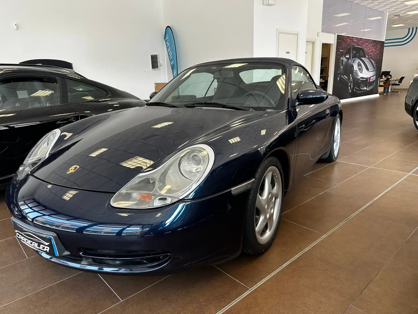 Porsche 911 911 Cabrio 3.4 Carrera 4 plava - 1