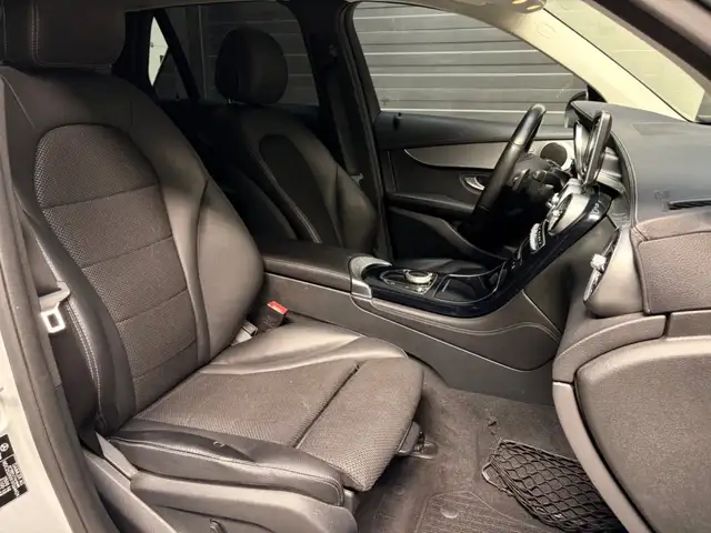 Mercedes-Benz GLC view 13