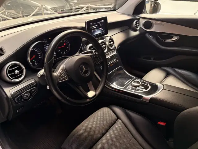 Mercedes-Benz GLC view 9