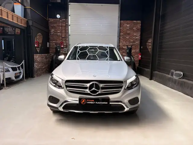 Mercedes-Benz GLC view 2