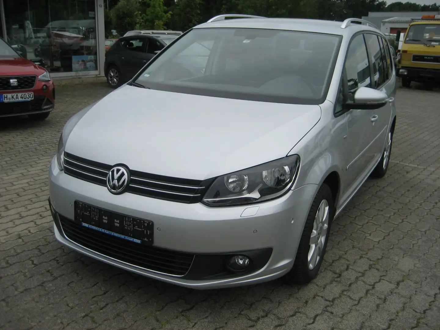 Volkswagen Touran 1.6 TDI DPF BlueMotion Technology DSG Cup Silber - 1