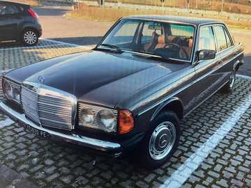 W123