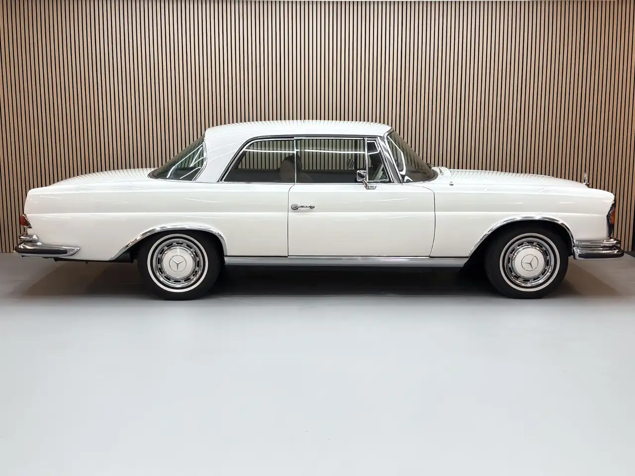 Mercedes-Benz 280 SE 3.5 Coupé, foto 4