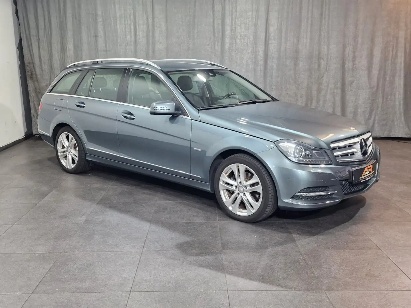 Mercedes-Benz C 180 T CGI BlueEfficiency Gris - 2