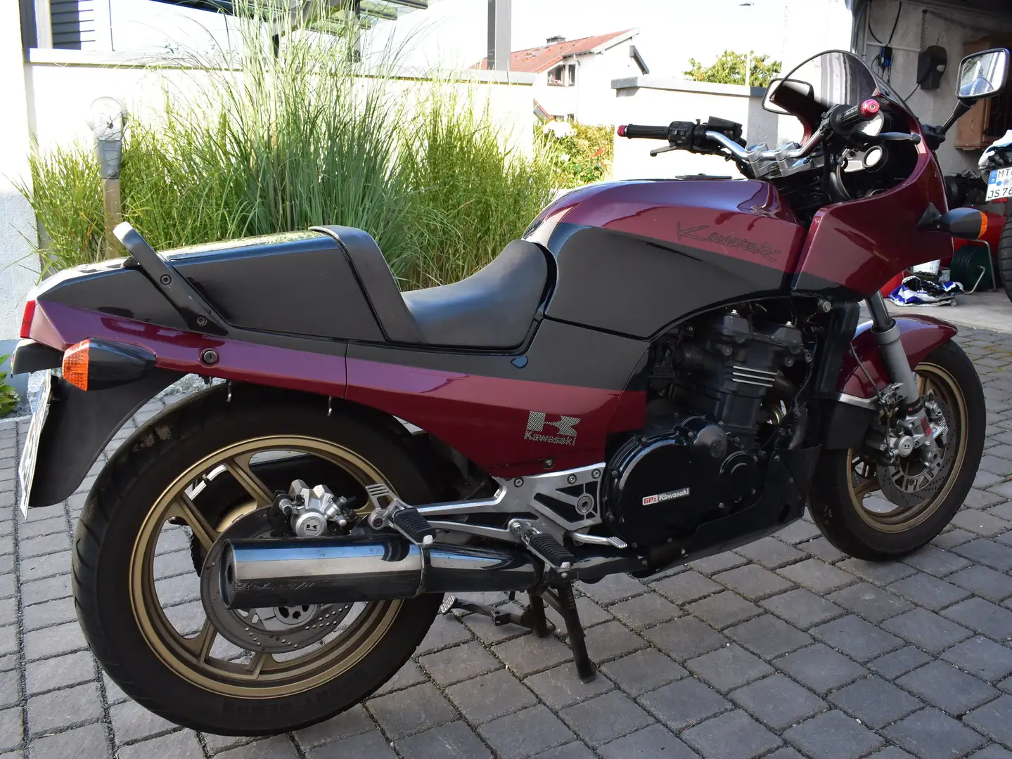 Kawasaki GPZ 900 R Superbike-Umbau mit Sonderlackierung Rouge - 2