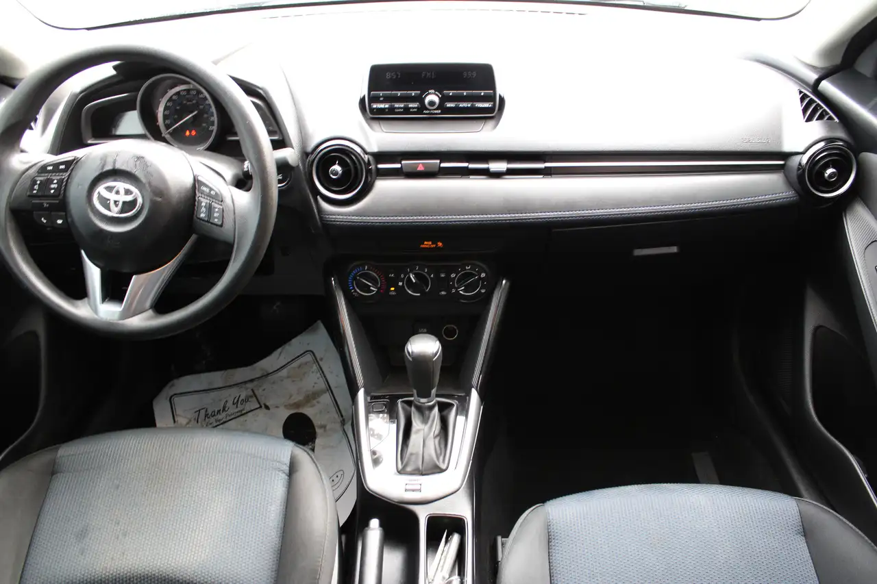 Toyota Yaris снимка Toyota Yaris