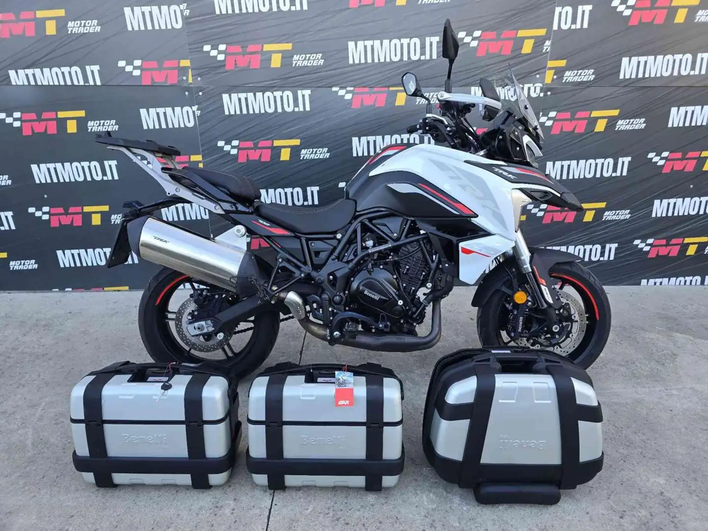 Benelli TRK 702 Tris Valige Video 360 Beyaz - 1