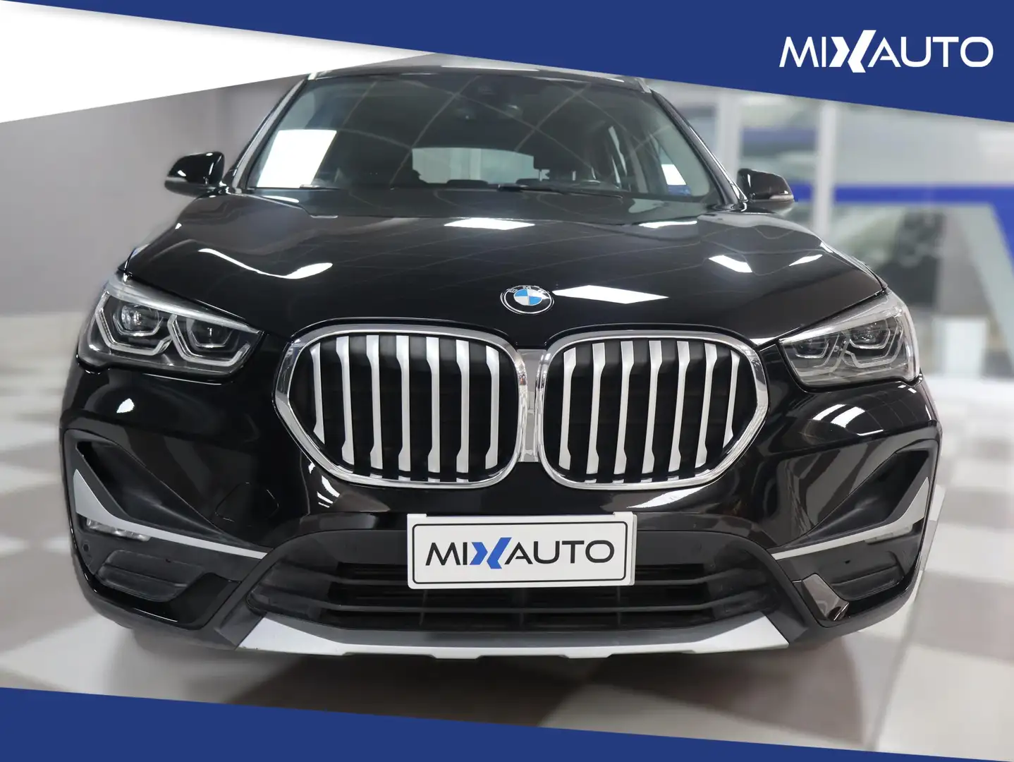 BMW X1 sDrive18d xLine Plus AUTO EU6 Schwarz - 2
