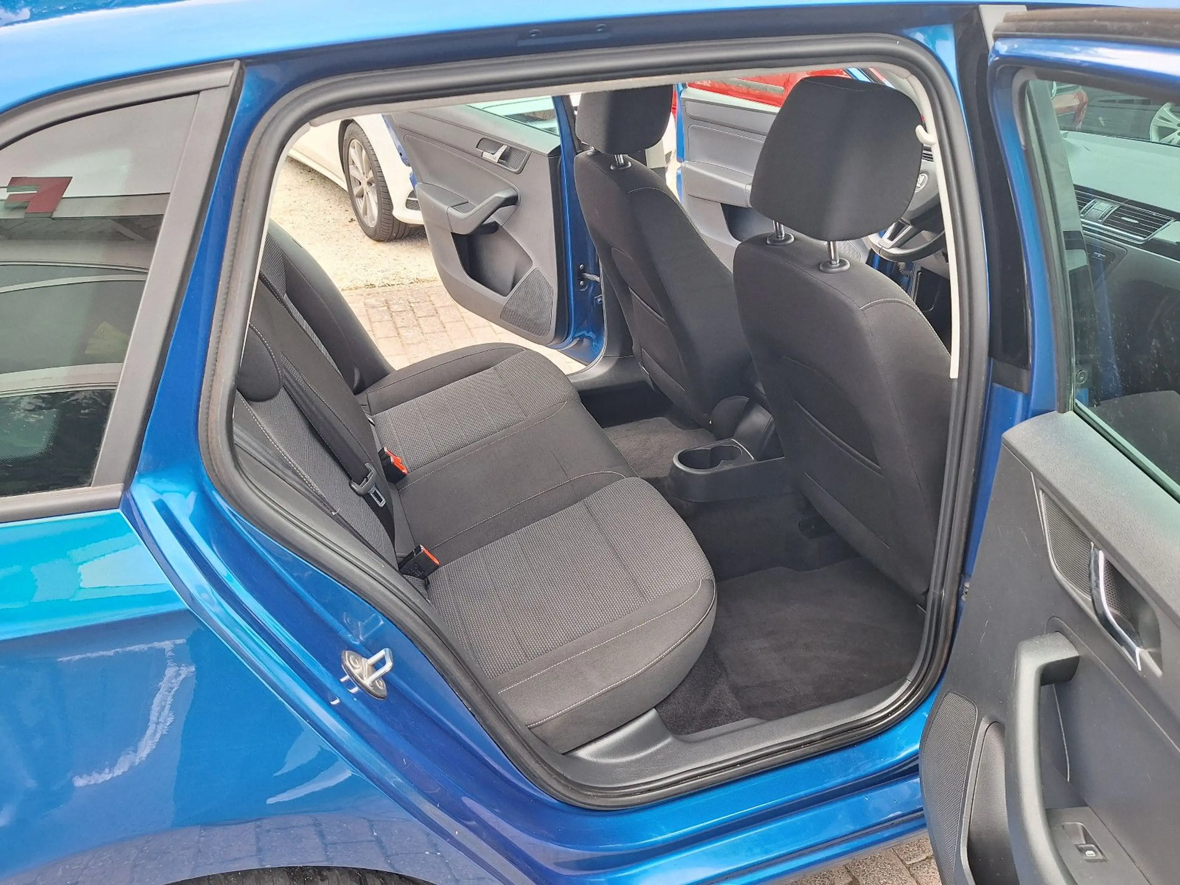 Skoda Rapid/Spaceback Spaceback  TSI Elegance Sitzhzg. PDC AHK — photo 15