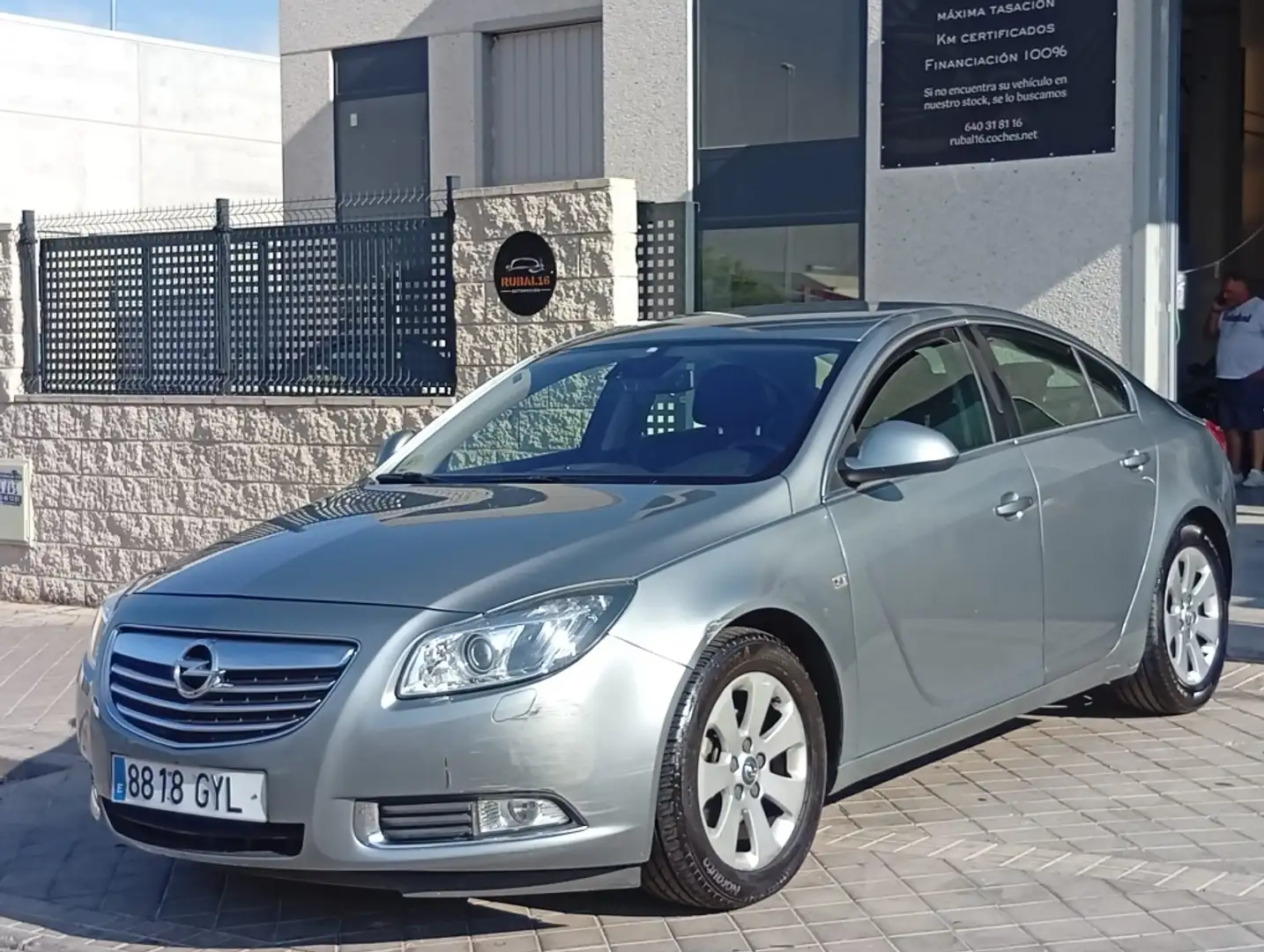 Opel Insignia 2.0CDTI EcoFlex Essentia 130 Gris - 1