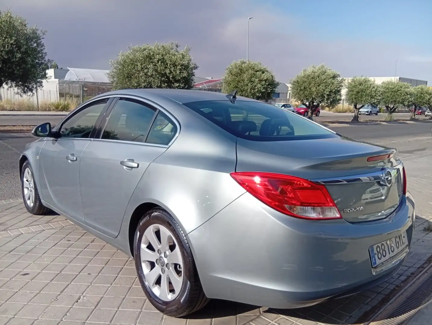 Opel Insignia 2.0CDTI EcoFlex Essentia 130 Gris - 2